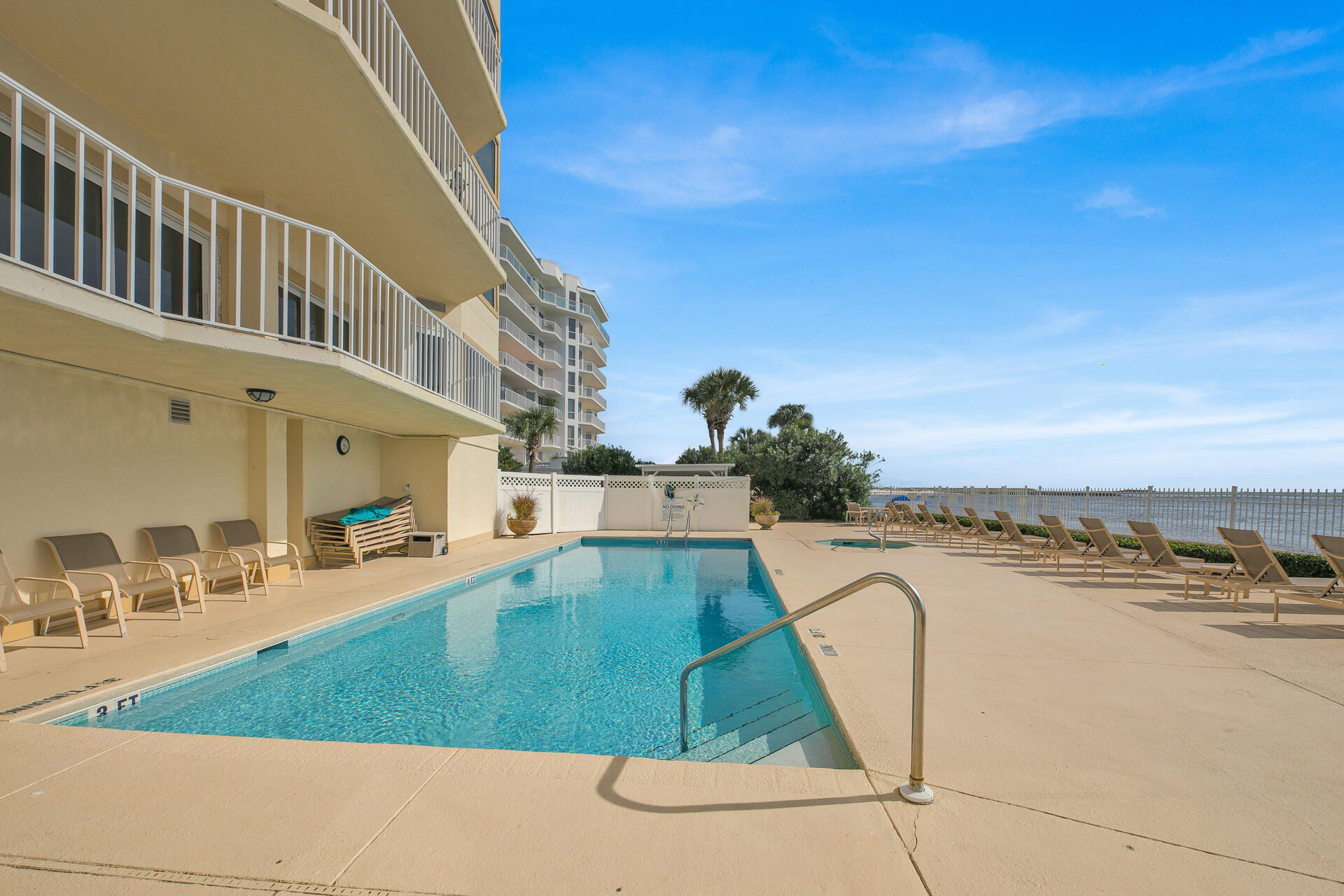 WATERVIEW TOWERS PH 2 - Residential