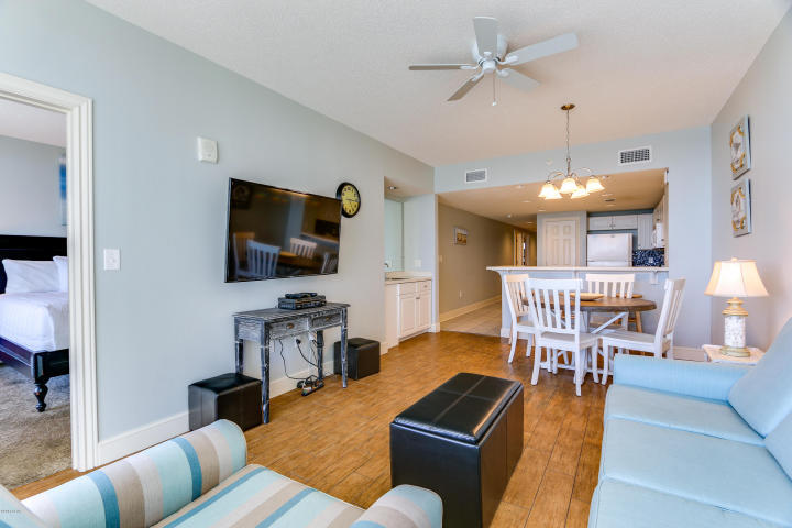 MAJESTIC BEACH TOWERS II - Residential