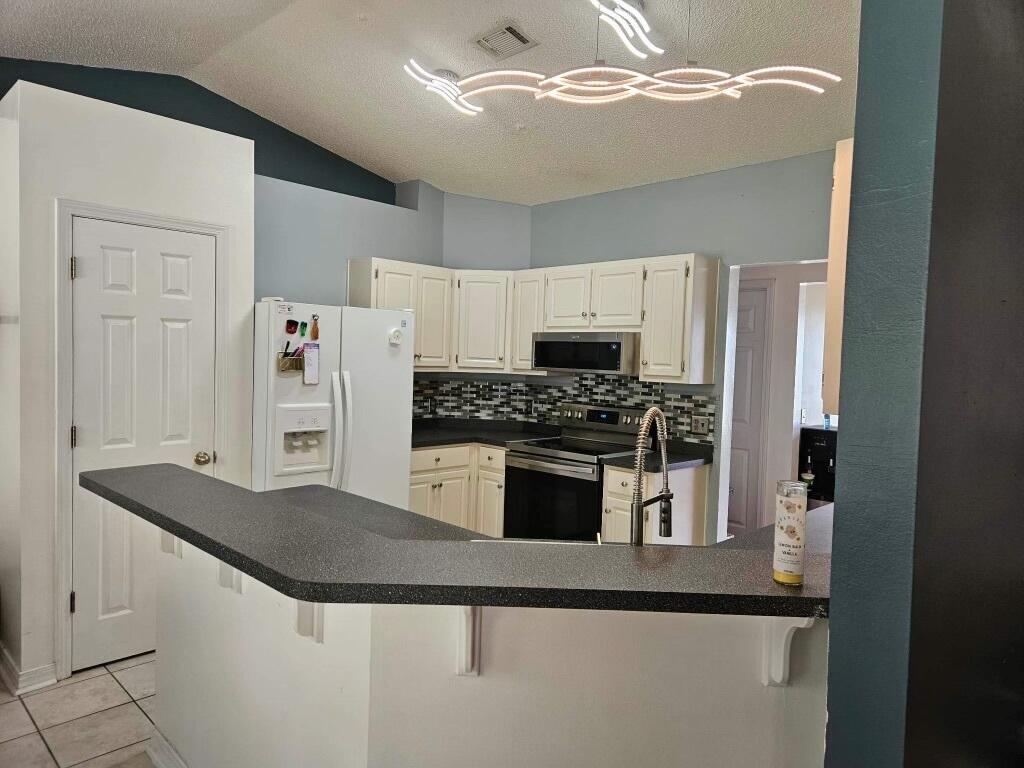 STEEPLECHASE PH II - Residential Lease