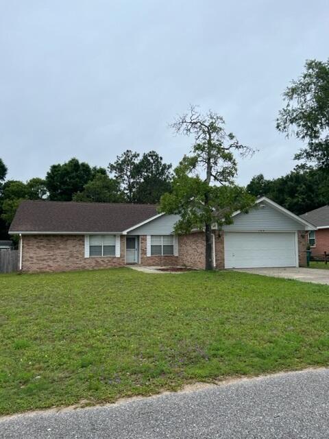Conveniently located near hospitals, shopping and dining.  This 3 bedroom, 2 bath home features a formal dinning room and a separate breakfast area, spacious living room with vaulted ceilings and a featured fireplace. The master bedroom has 2 walk-in closets with double vanities.  The other 2 bedrooms are large with generous sized closets. The backyard is flat, with privacy fencing and  no neighbor behind you. This home offers city water/sewer and buried utilities. The home is located behind the hospital and is not far from the local elementary and middle school.