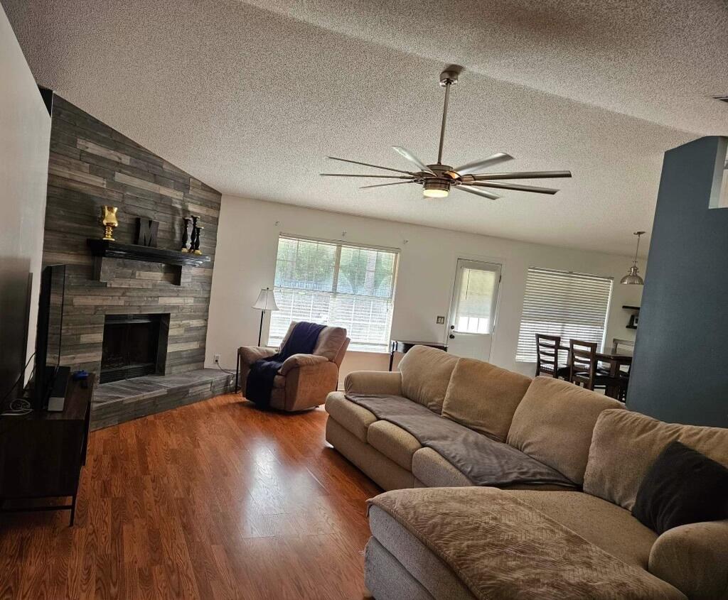 STEEPLECHASE PH II - Residential Lease