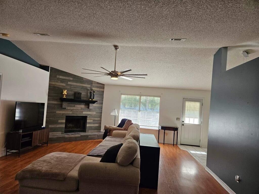 STEEPLECHASE PH II - Residential Lease