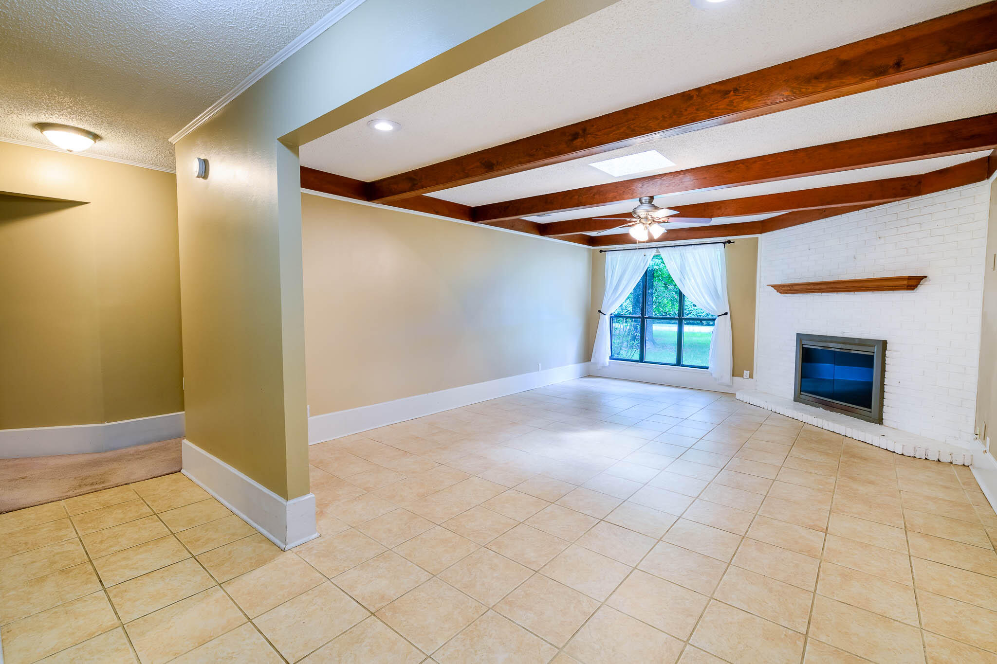 VALPARAISO PINECREST 6 - Residential Lease