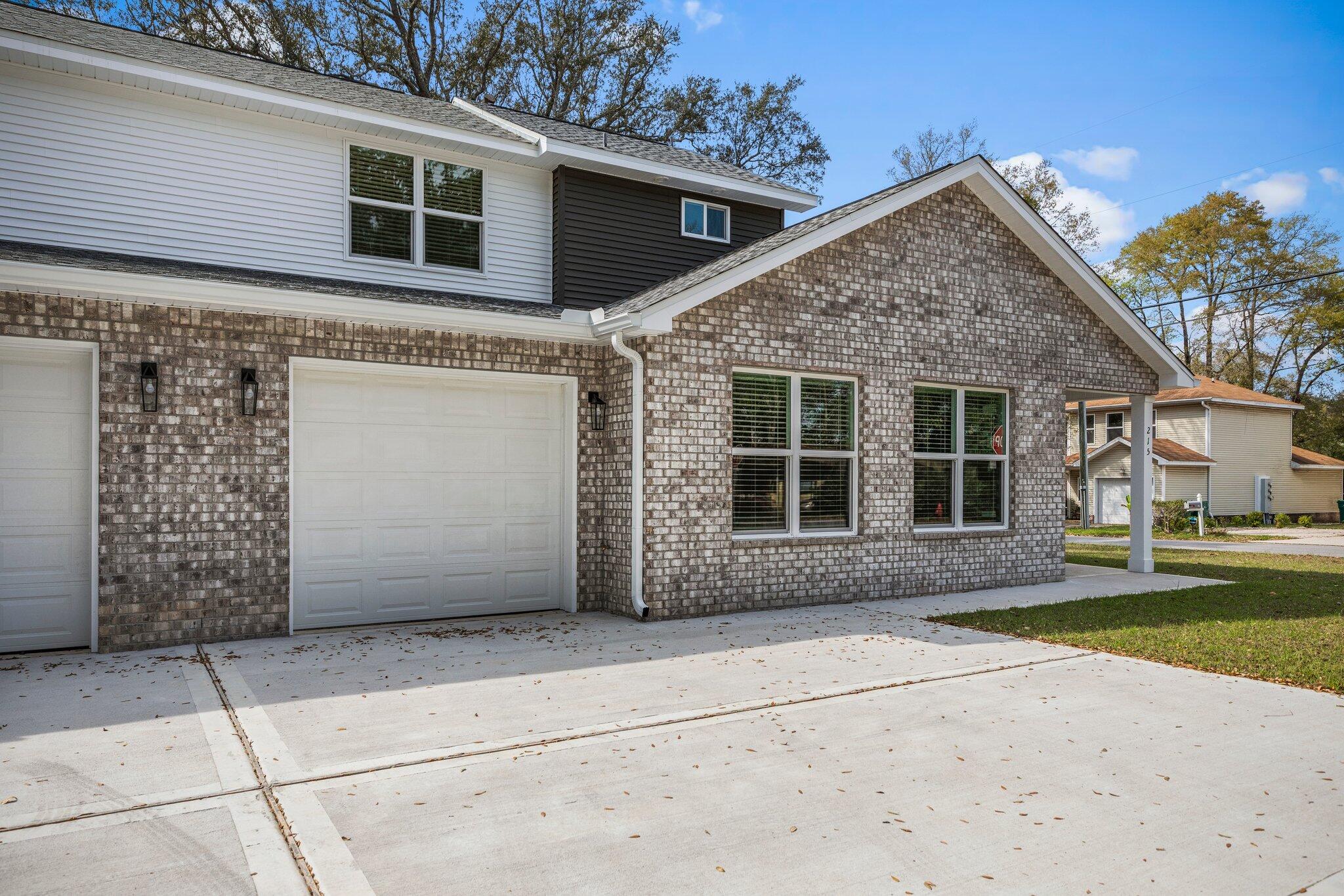 HELMS & ALLEN S/D LOTS 17 & 18 BLK 3 - Residential Lease