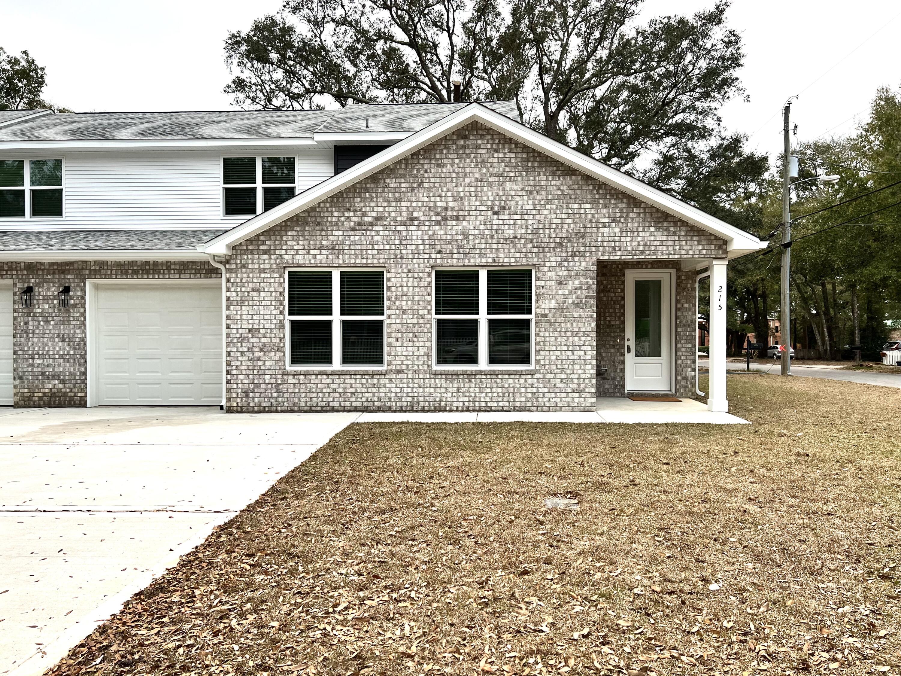 HELMS & ALLEN S/D LOTS 17 & 18 BLK 3 - Residential Lease