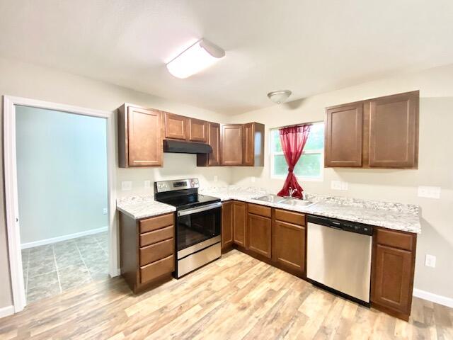 OAKWOOD HILLS UNIT 3 - Residential Lease
