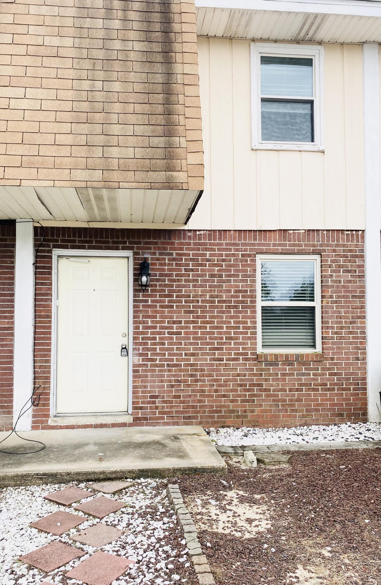 PORT DIXIE - Residential Lease