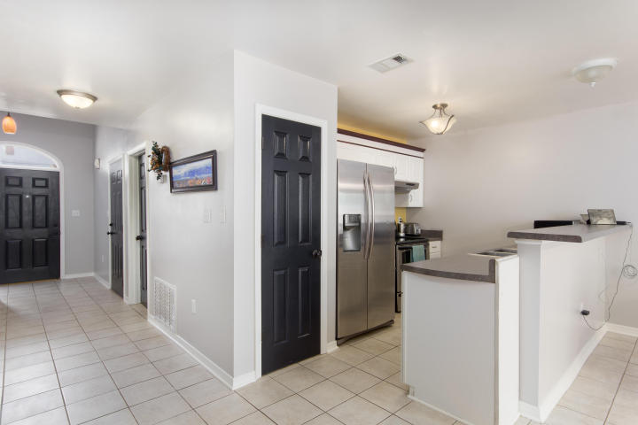 DOMENICAS COVE T/H - Residential Lease