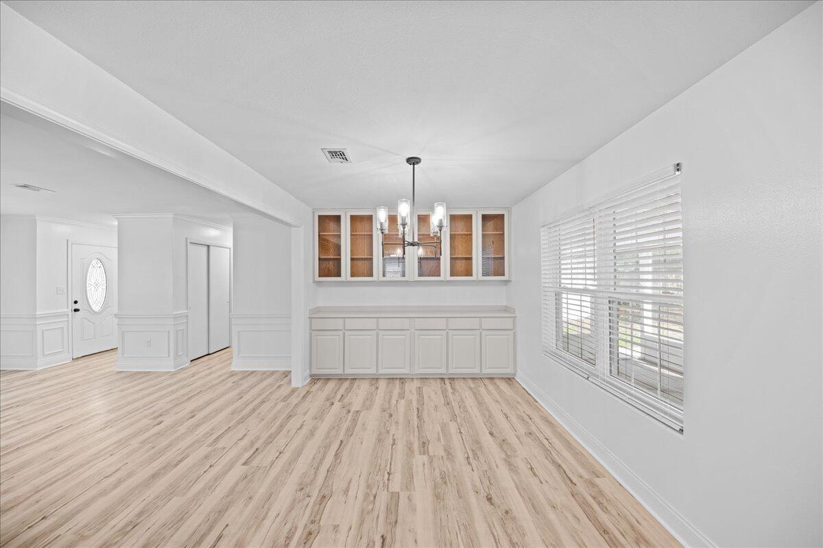 COUNTRY CLUB ESTATES 1ST ADDN - Residential