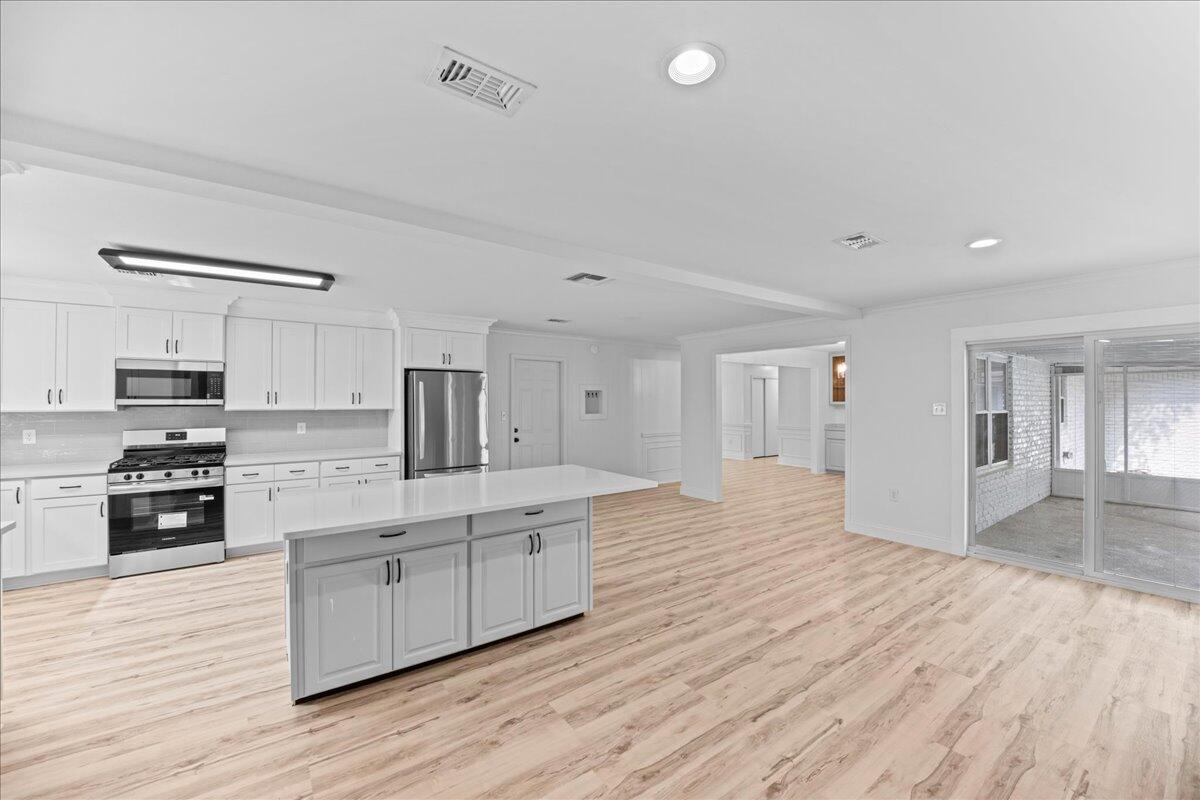 COUNTRY CLUB ESTATES 1ST ADDN - Residential
