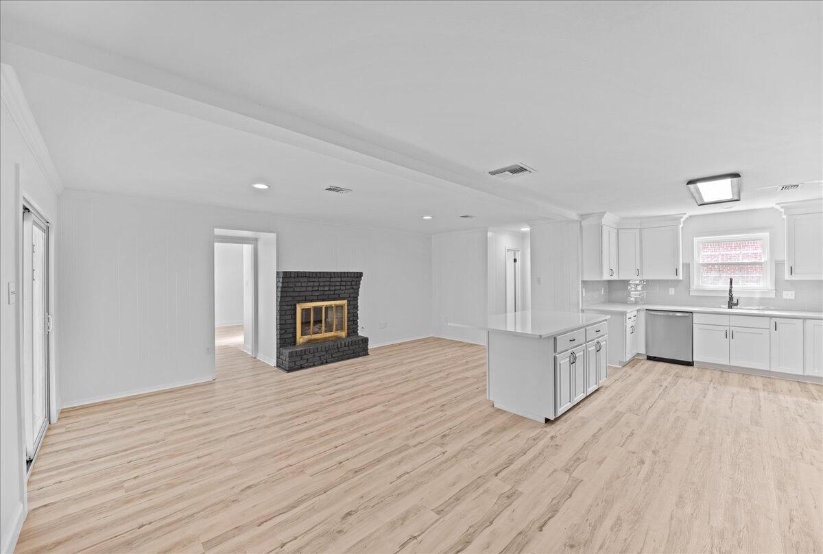 COUNTRY CLUB ESTATES 1ST ADDN - Residential