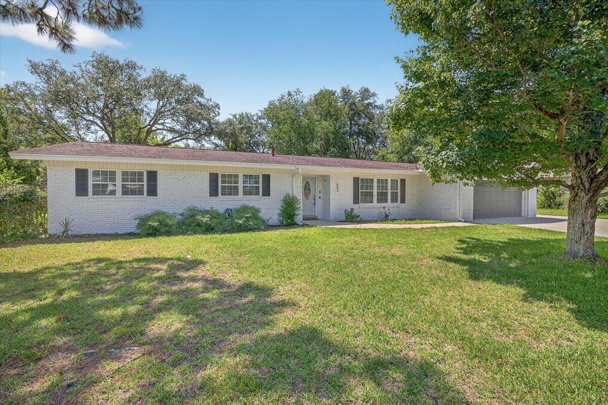 COUNTRY CLUB ESTATES 1ST ADDN - Residential