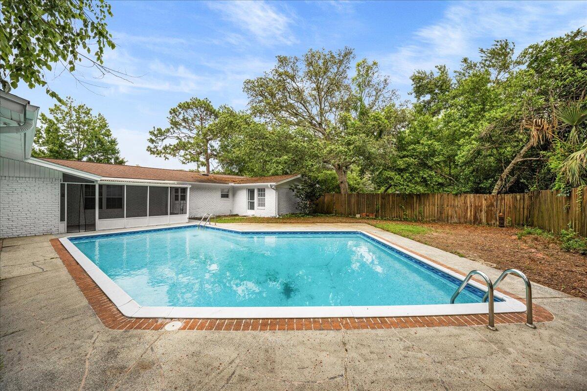 COUNTRY CLUB ESTATES 1ST ADDN - Residential