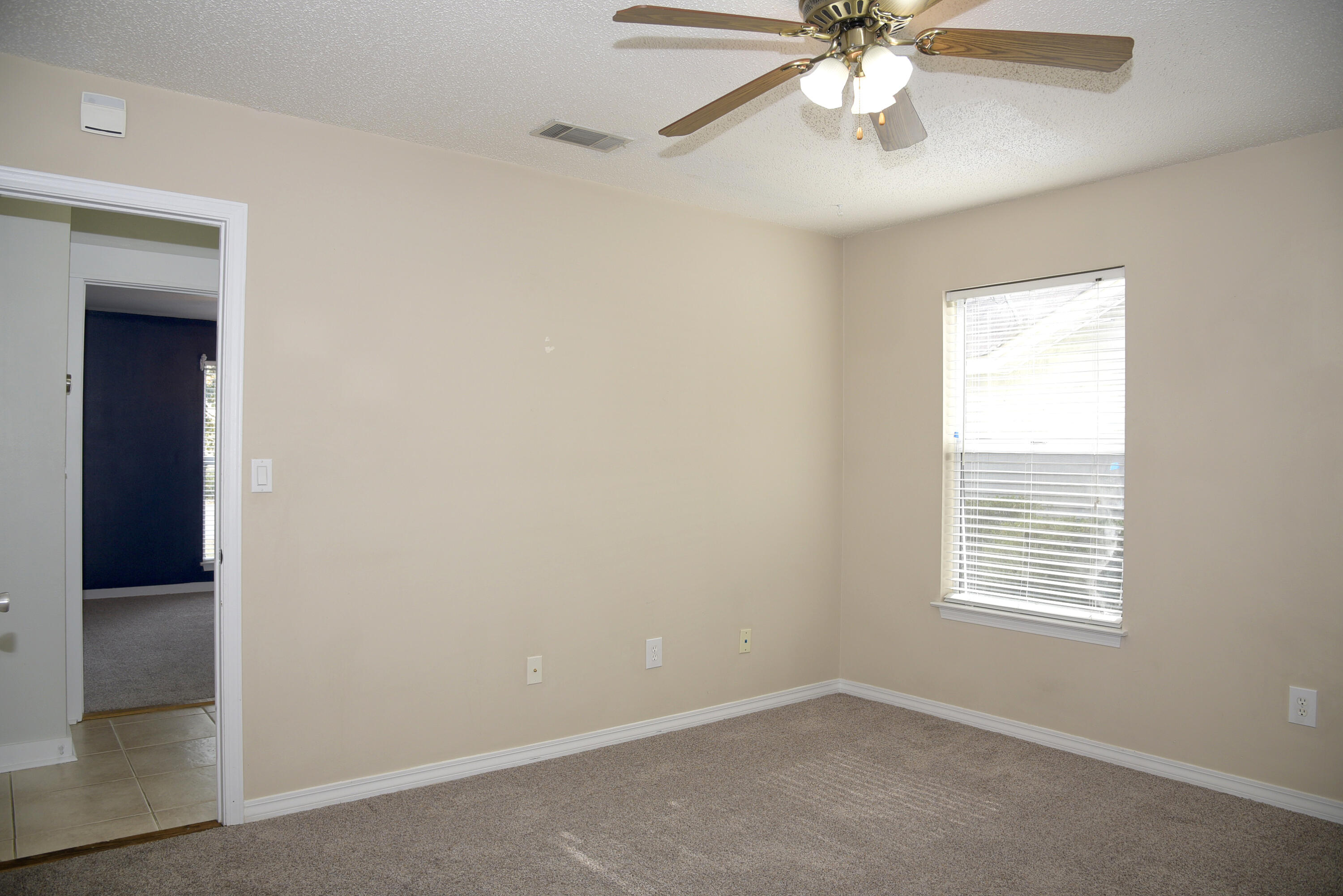BLUE PINE VILLAGE AMENDED LOT 13 BLK A - Residential Lease