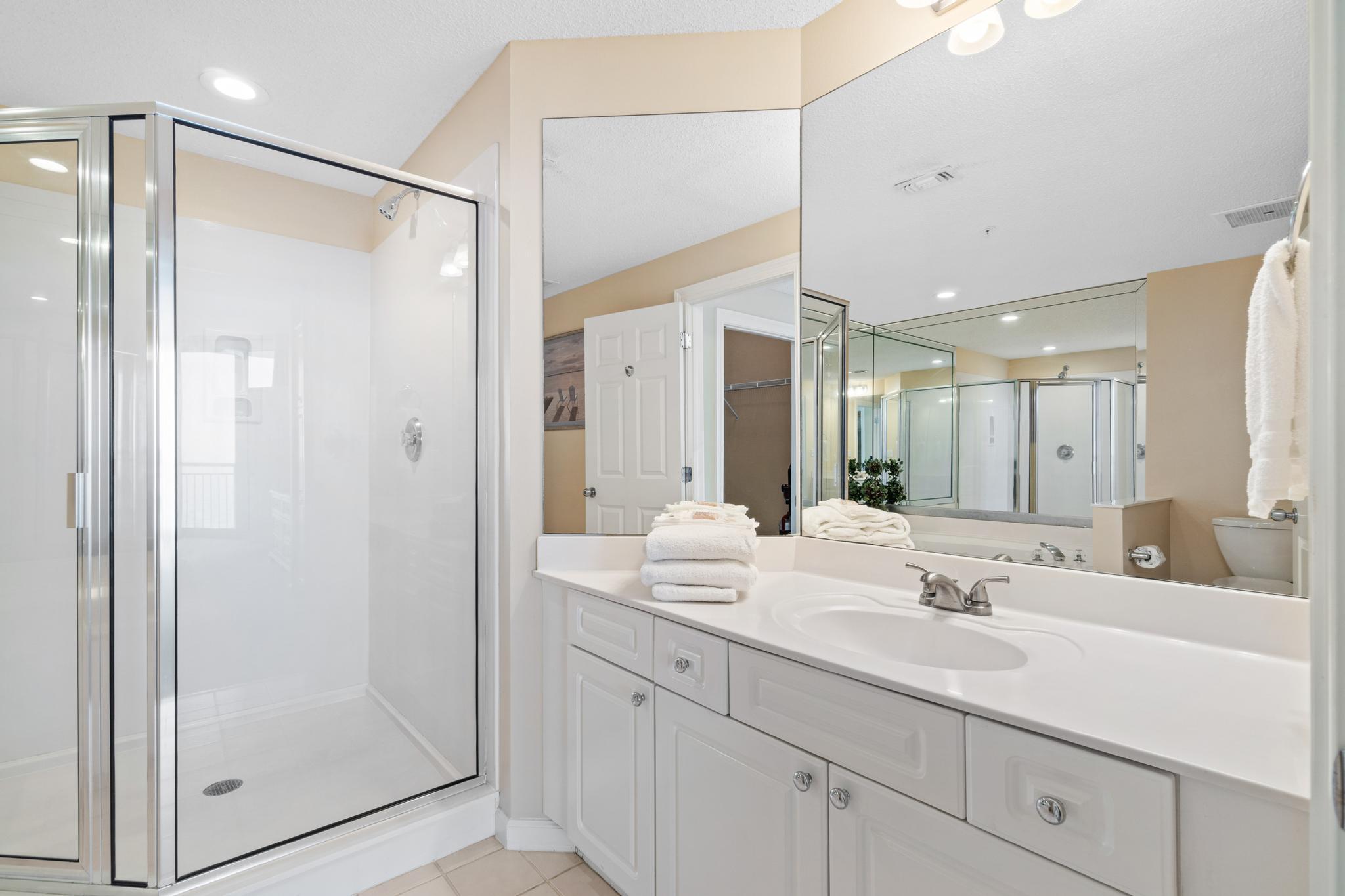 PEARL OF NAVARRE (THE) - Residential