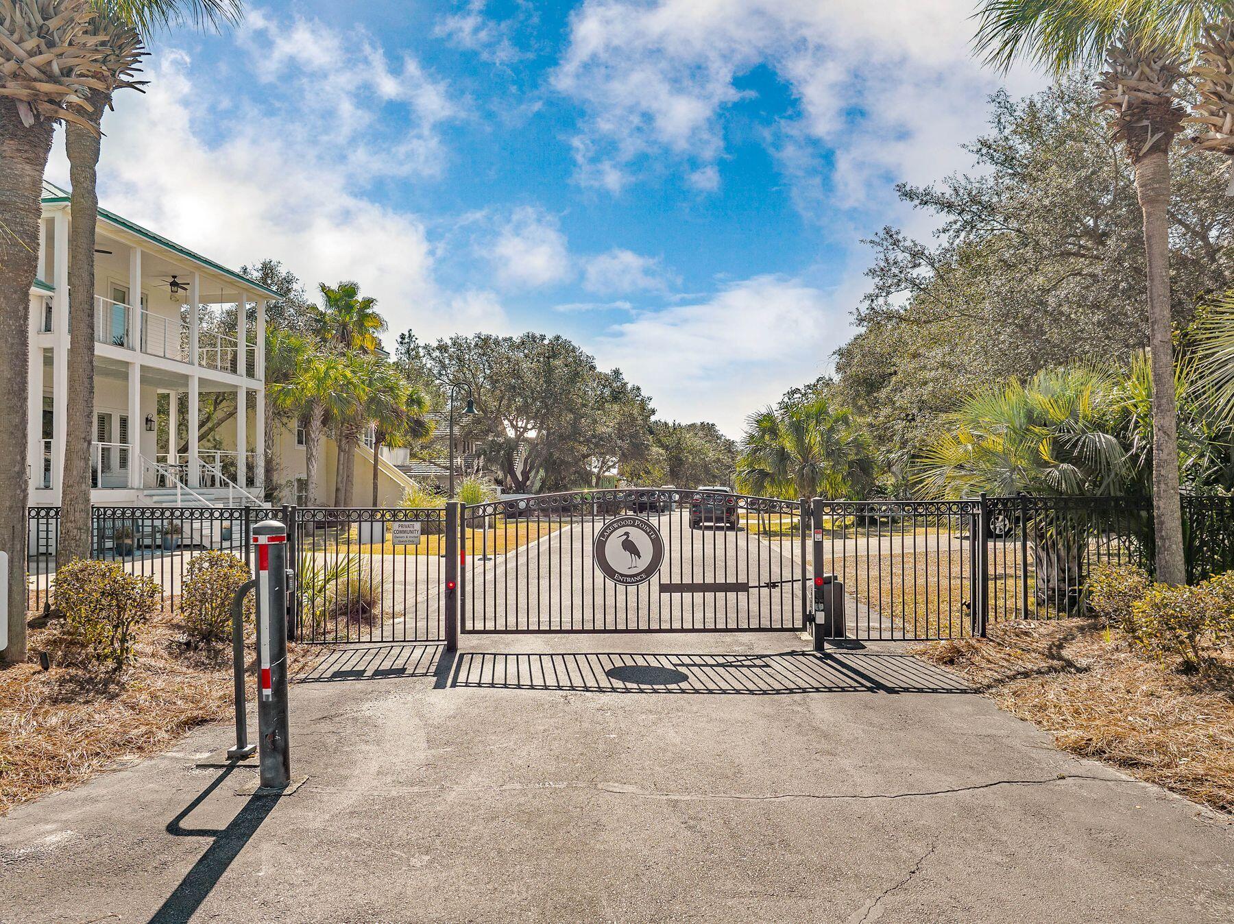 LAKEWOOD POINTE ESTATES - Residential