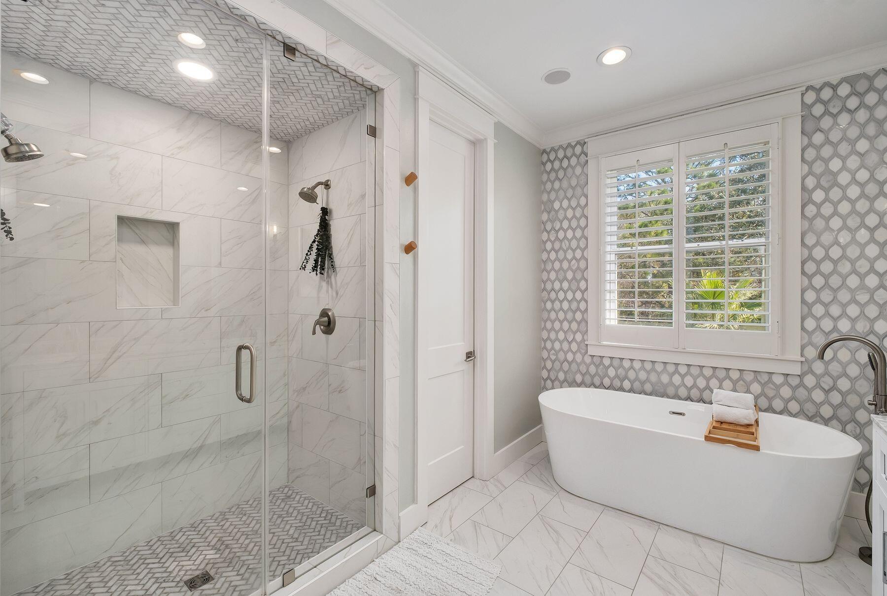 LAKEWOOD POINTE ESTATES - Residential
