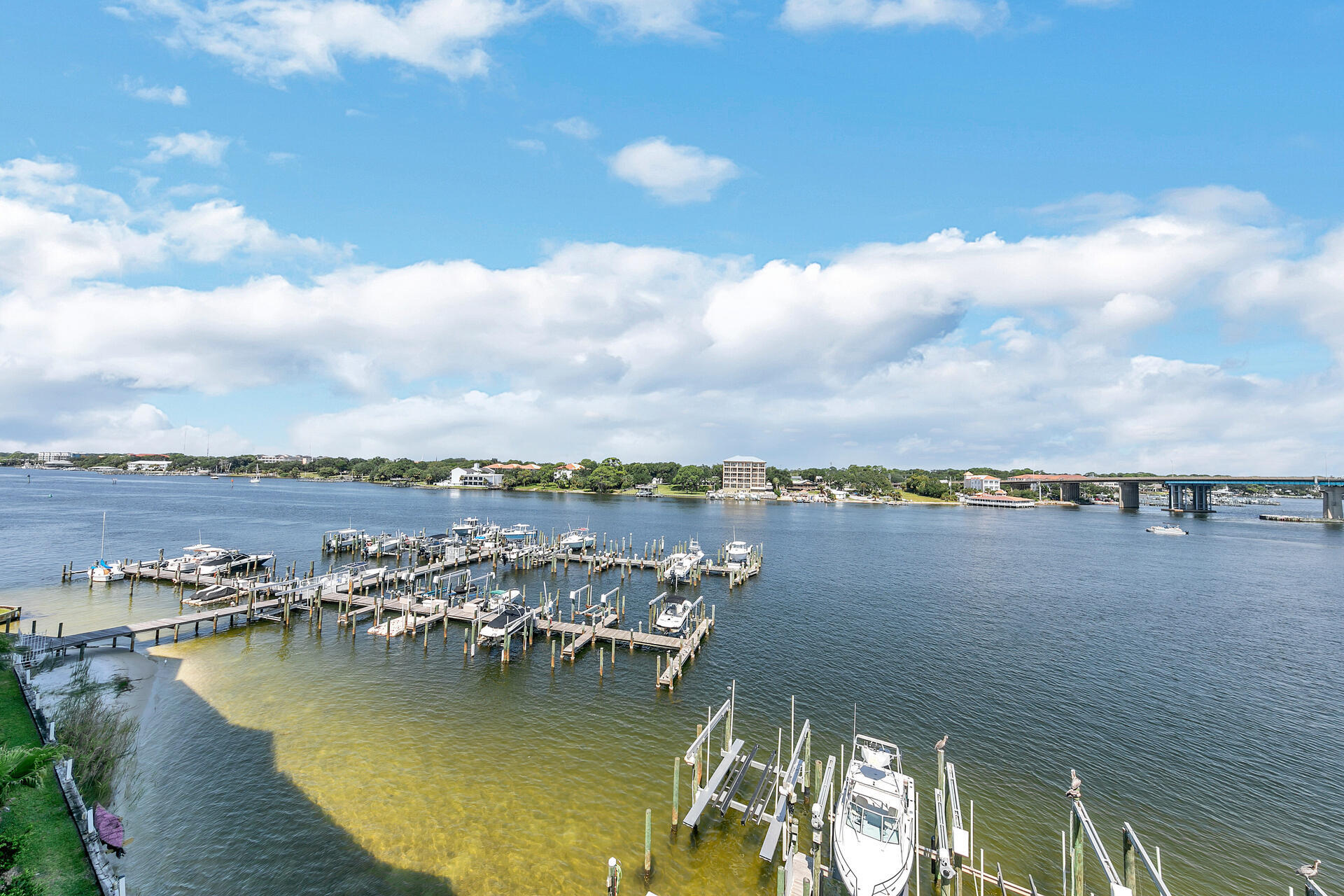 PALM COURT YACHT CLUB - Residential