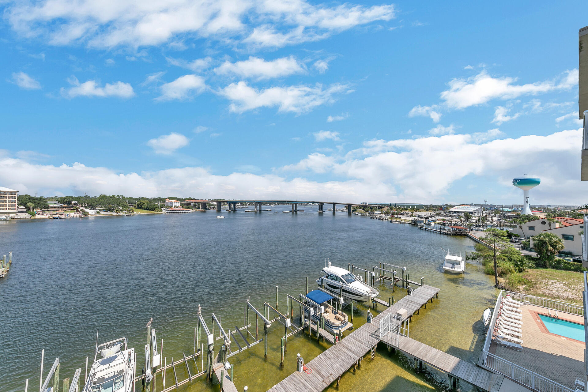 PALM COURT YACHT CLUB - Residential