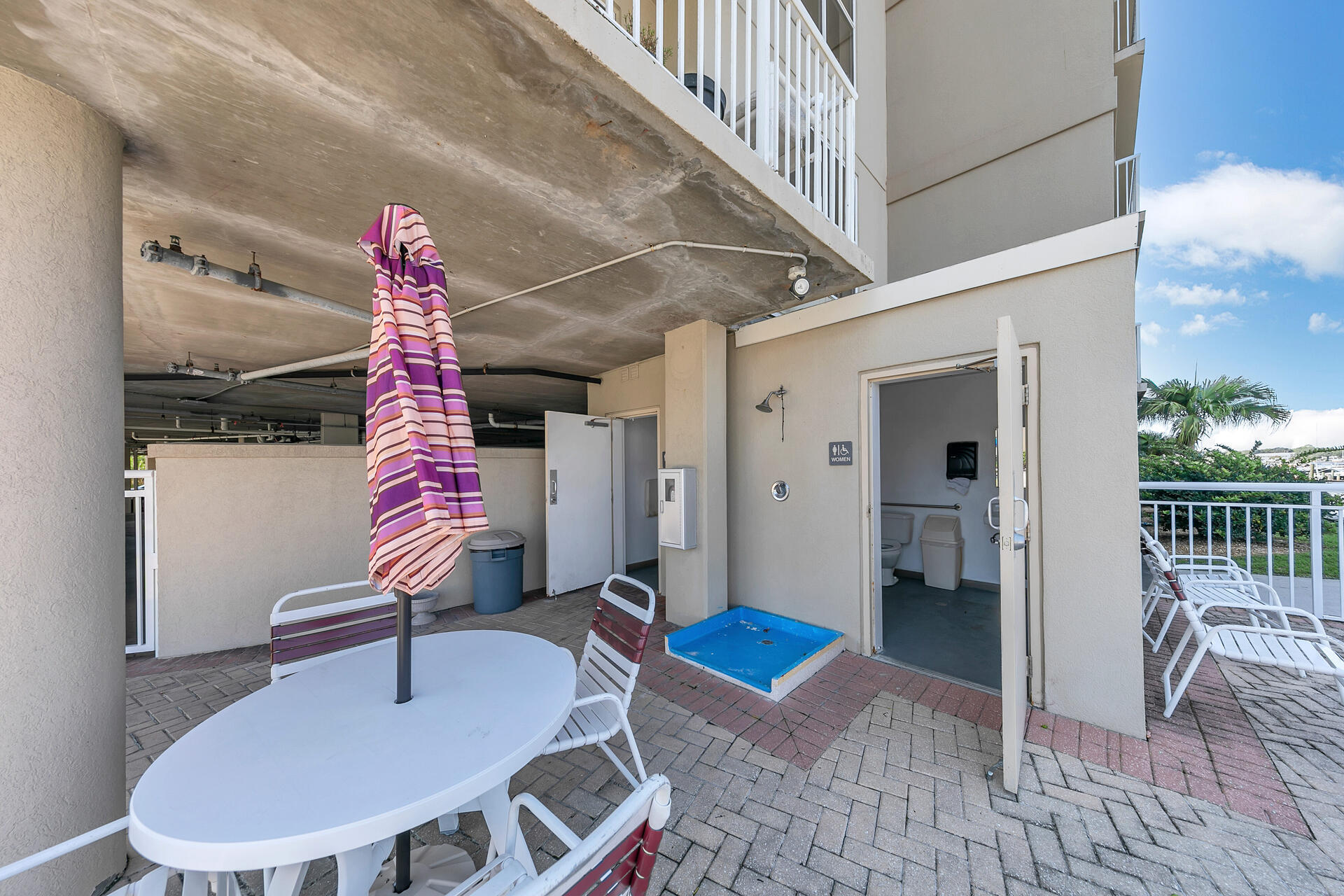 PALM COURT YACHT CLUB - Residential