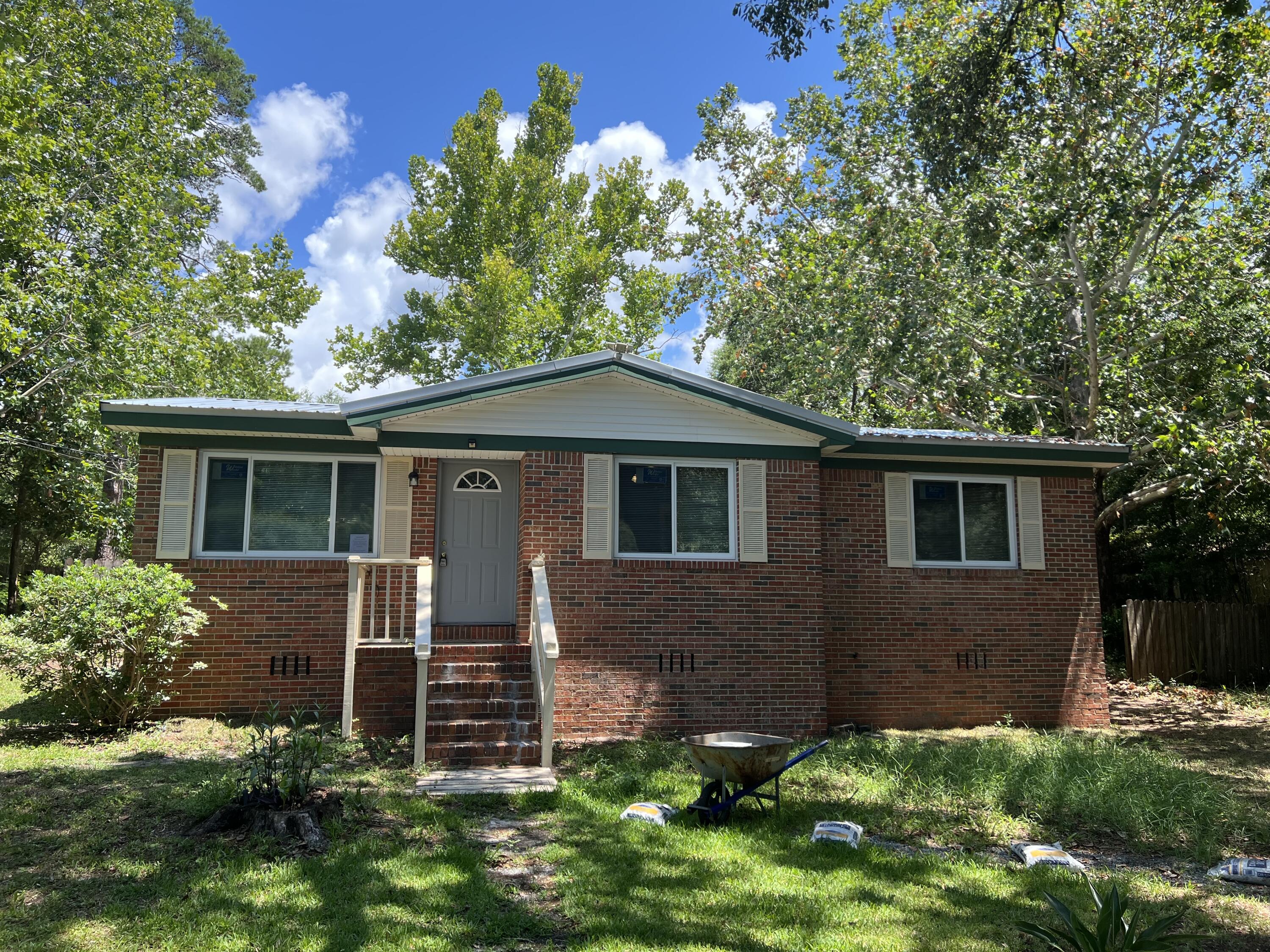 CHOCTAW 2ND ADDN - Residential Lease