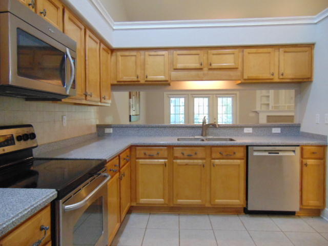 DIAMOND LAKES - Residential Lease