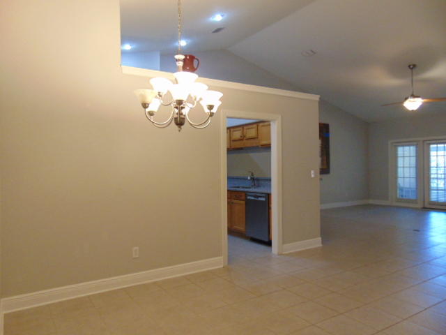 DIAMOND LAKES - Residential Lease