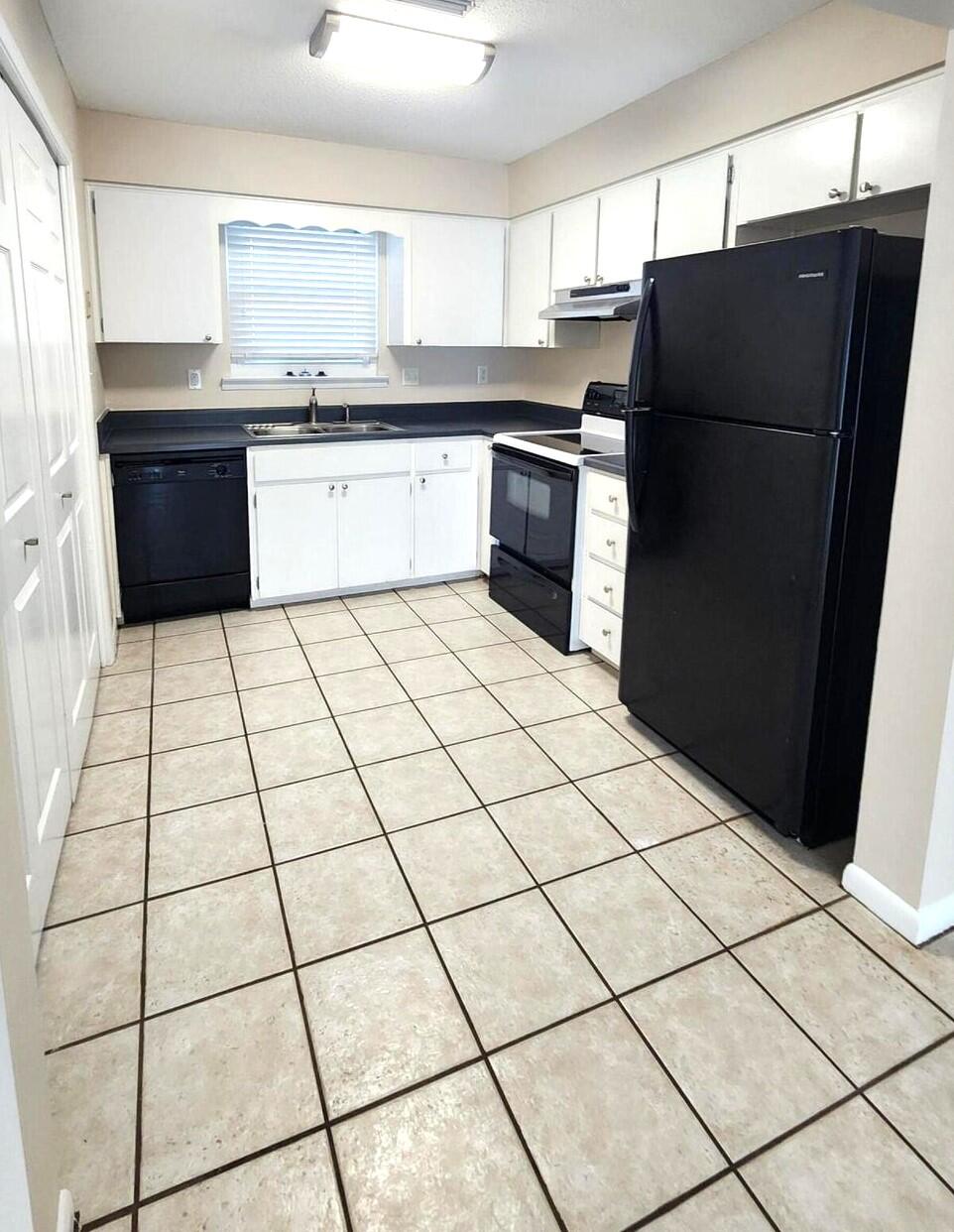 PARKWOO TERRACE S/D LOT 12 - Residential Lease