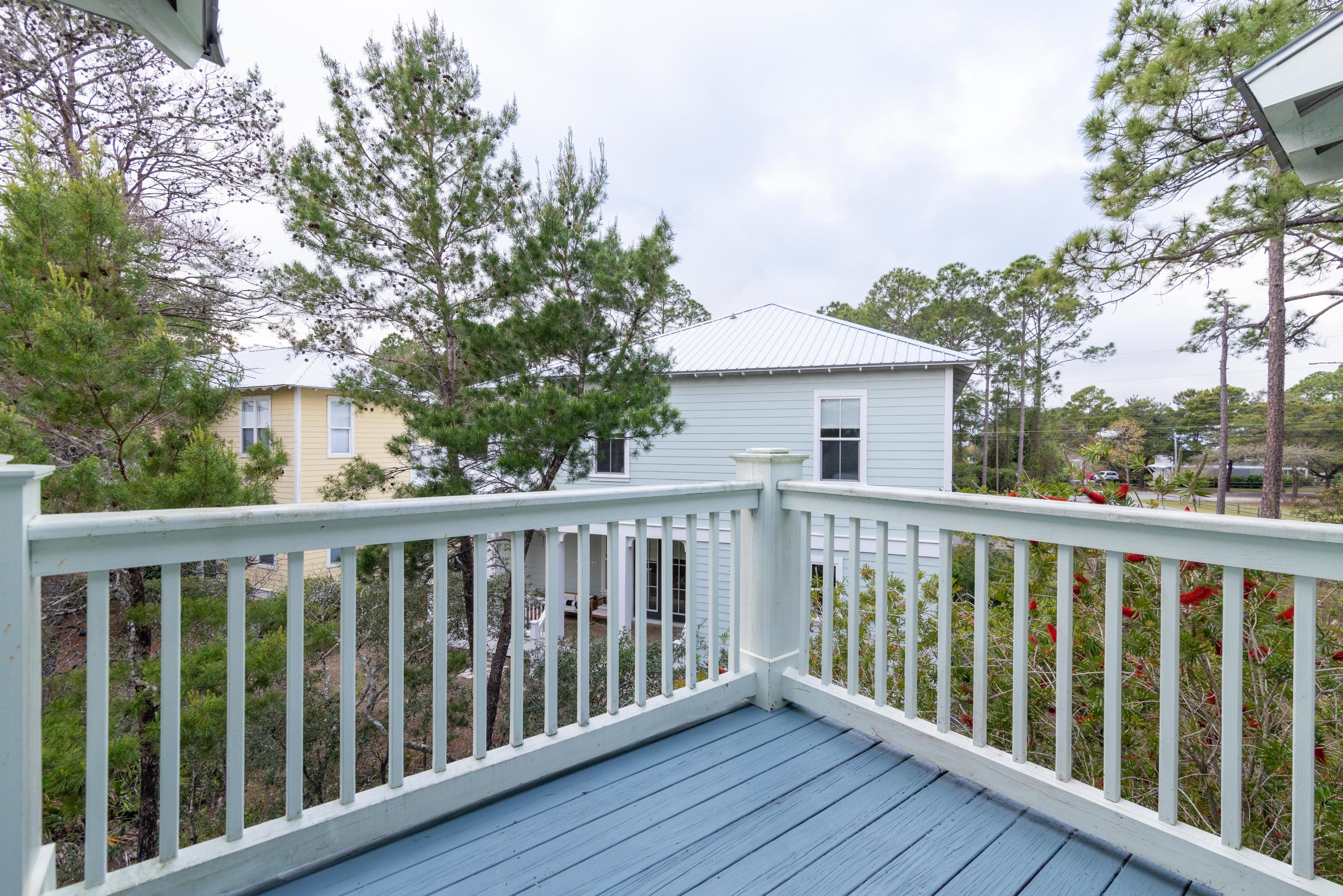 COTTAGES AT EASTERN LAKE - Residential