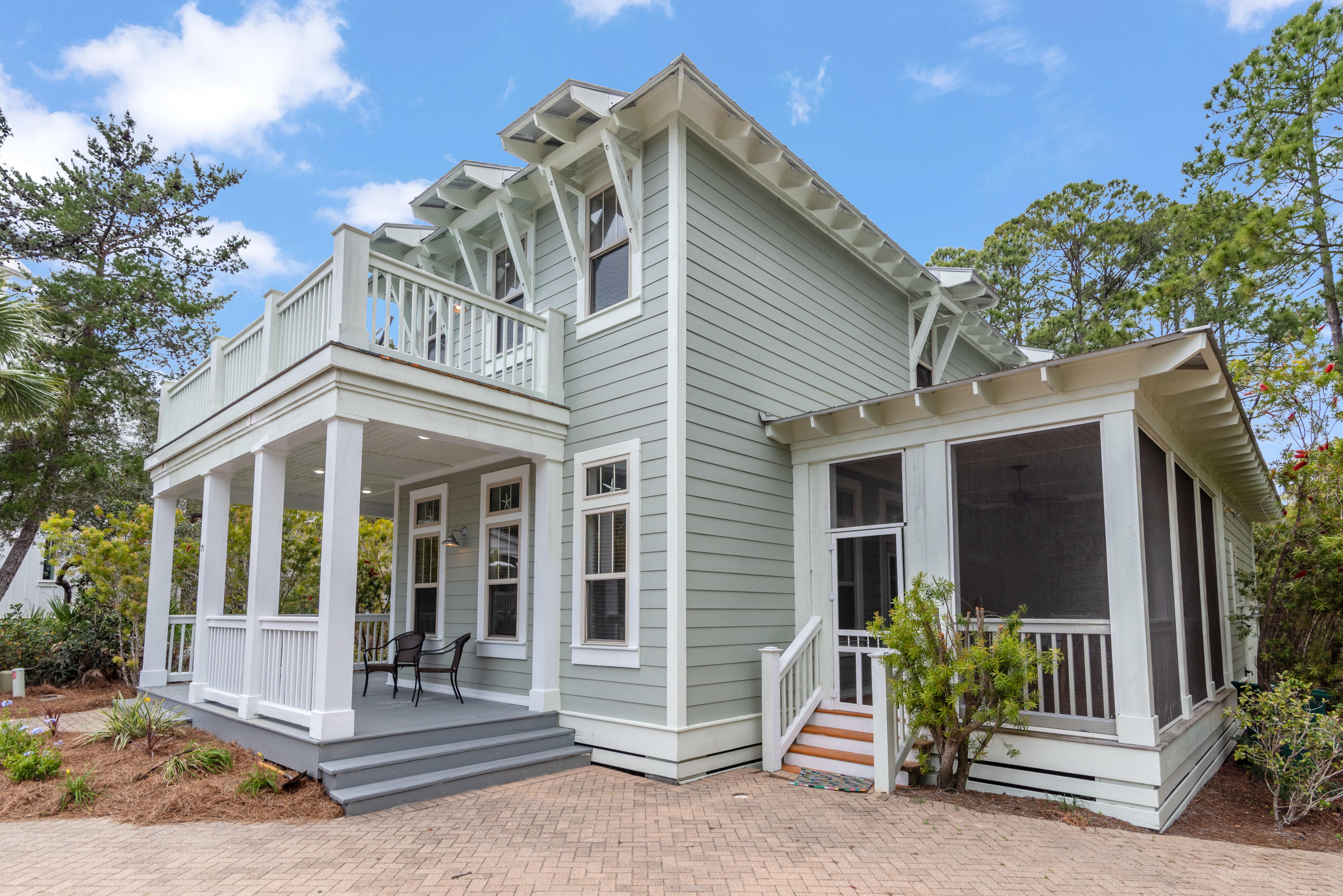 COTTAGES AT EASTERN LAKE - Residential