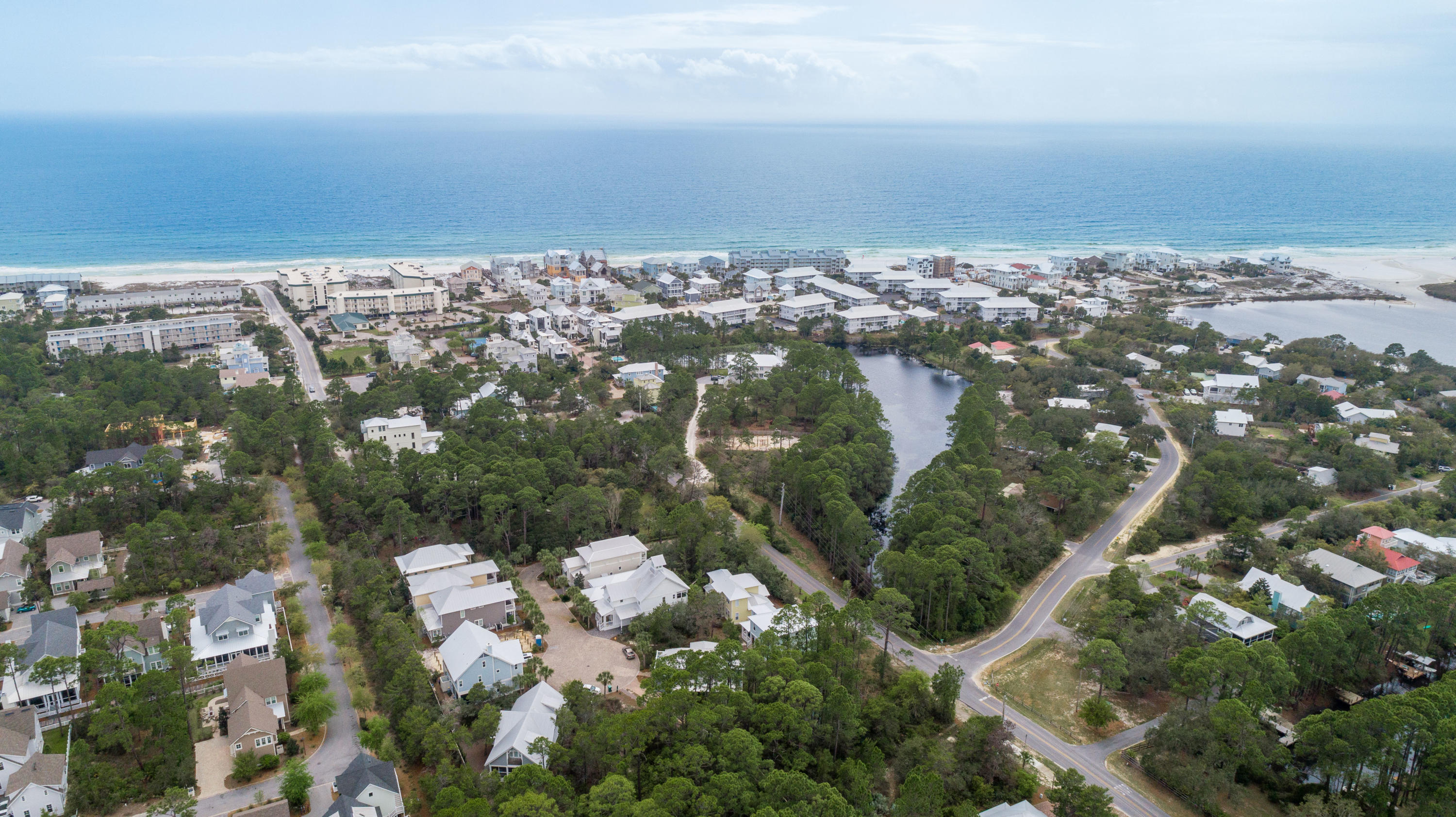 COTTAGES AT EASTERN LAKE - Residential