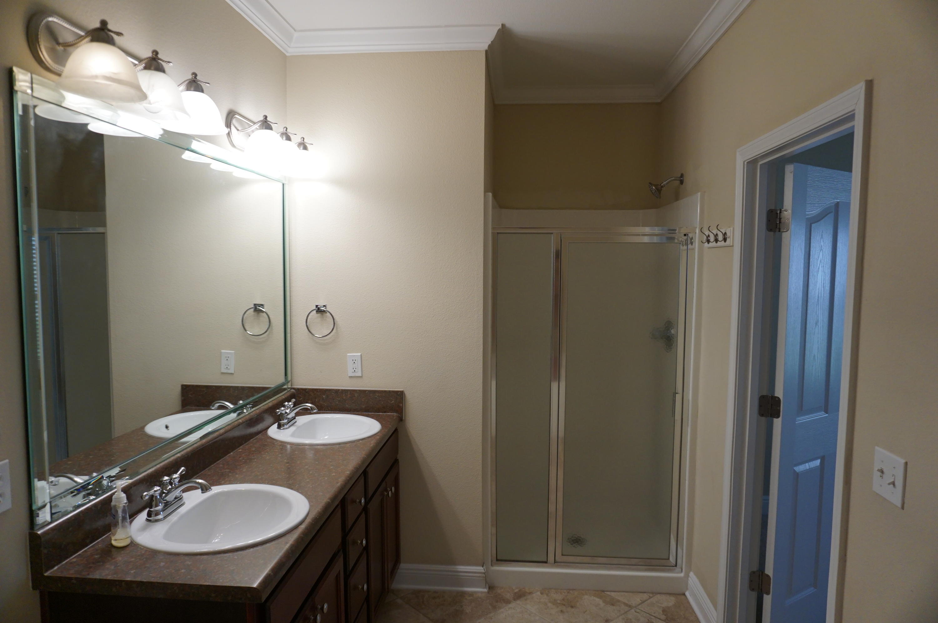 ROLLING RIDGE - Residential Lease