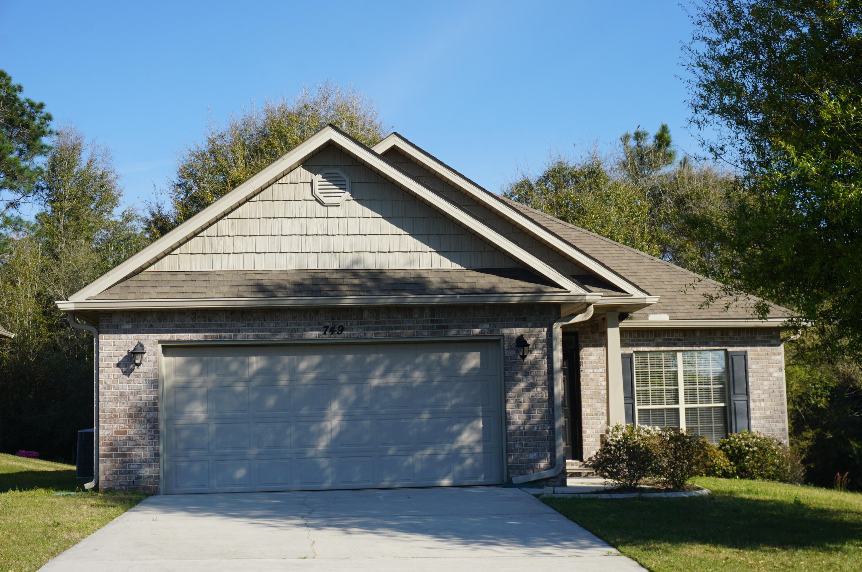 ROLLING RIDGE - Residential Lease