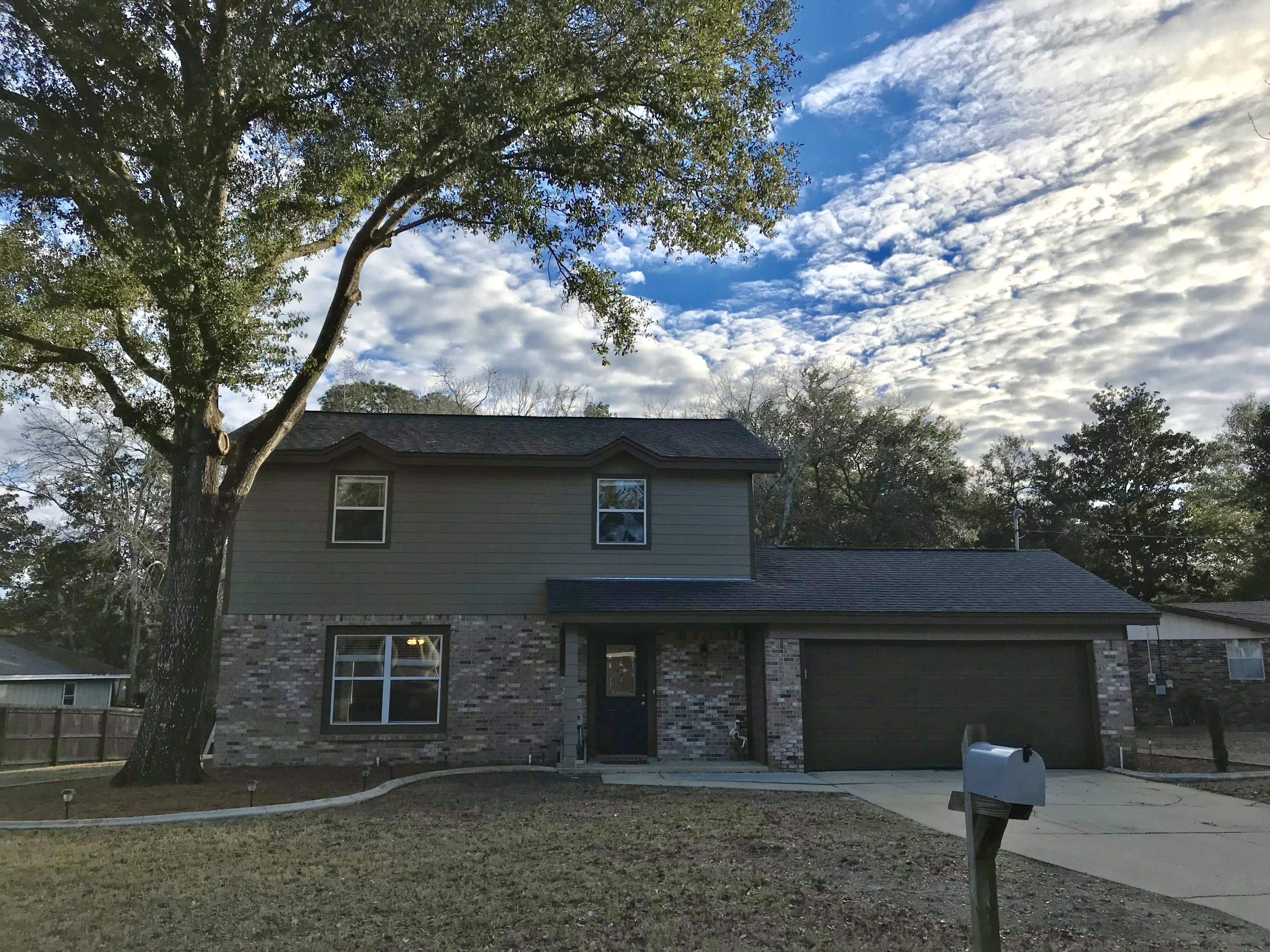 PINEWOOD ESTATES - Residential