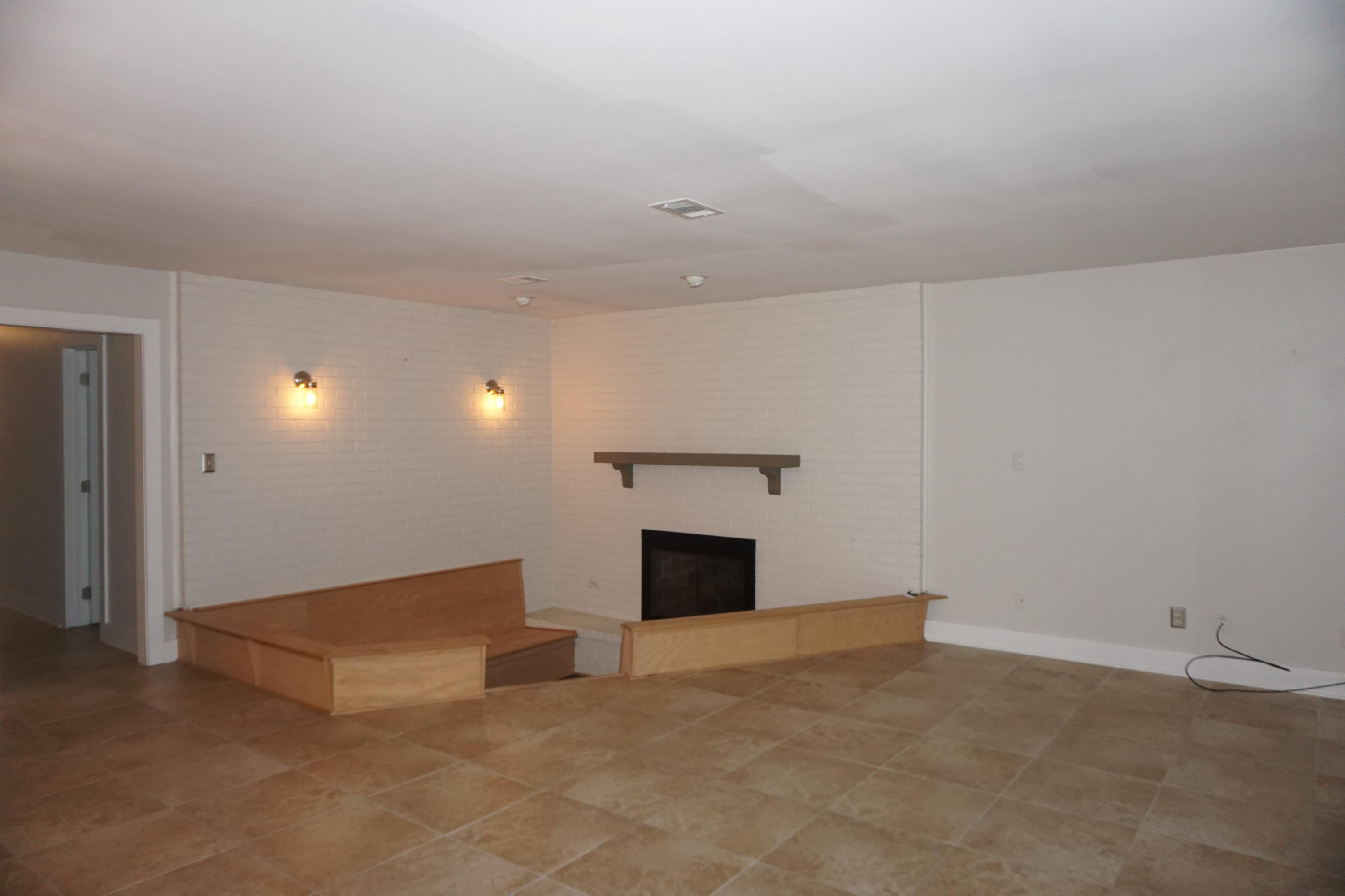 SANTA ROSA SHORES - Residential Lease