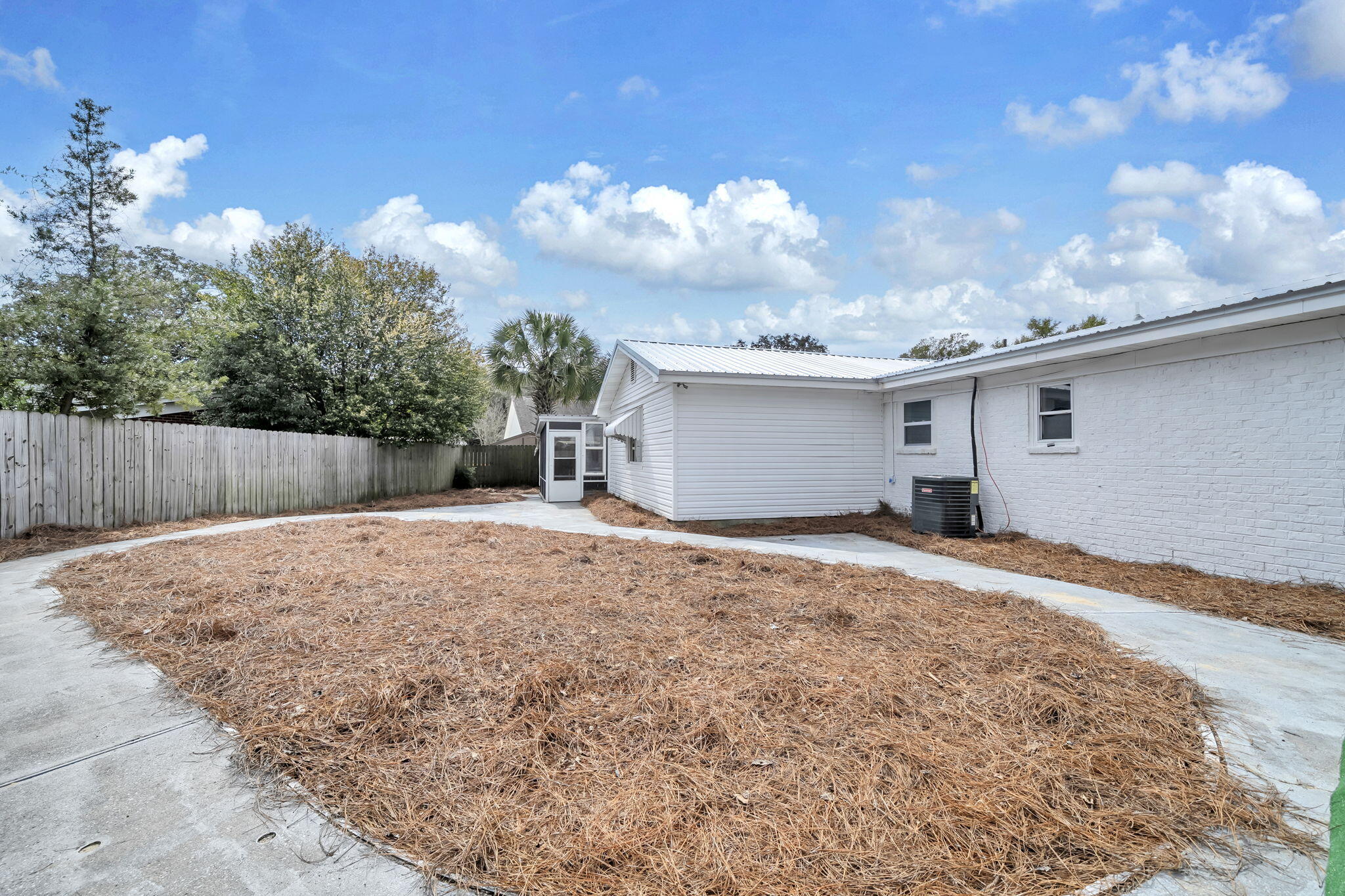 ELLIOTS POINT 10TH ADD ELLIOTTS - Residential