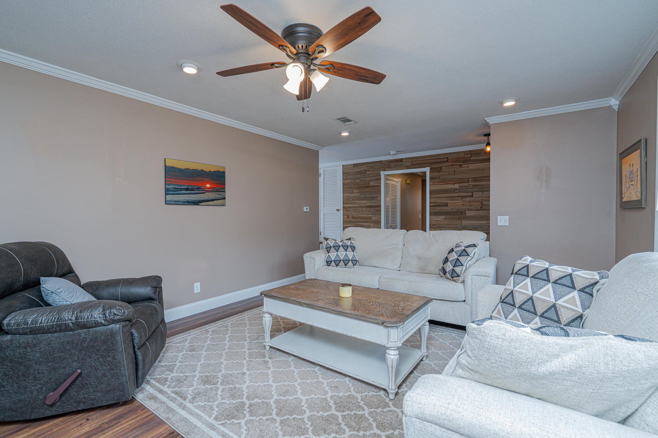 PINE LAKE S/D - Residential