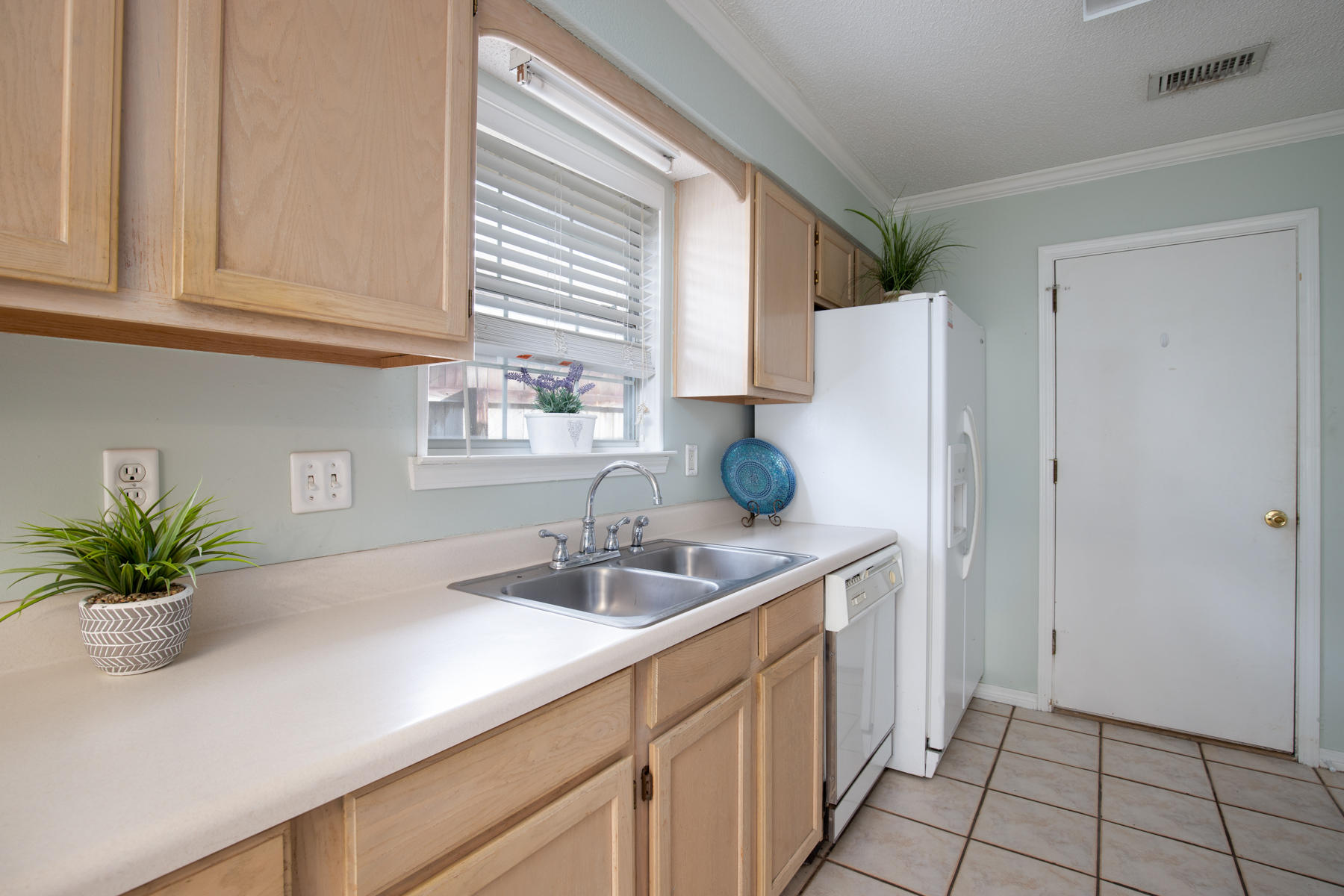 HIDDEN TRAILS PH 2 - Residential Lease