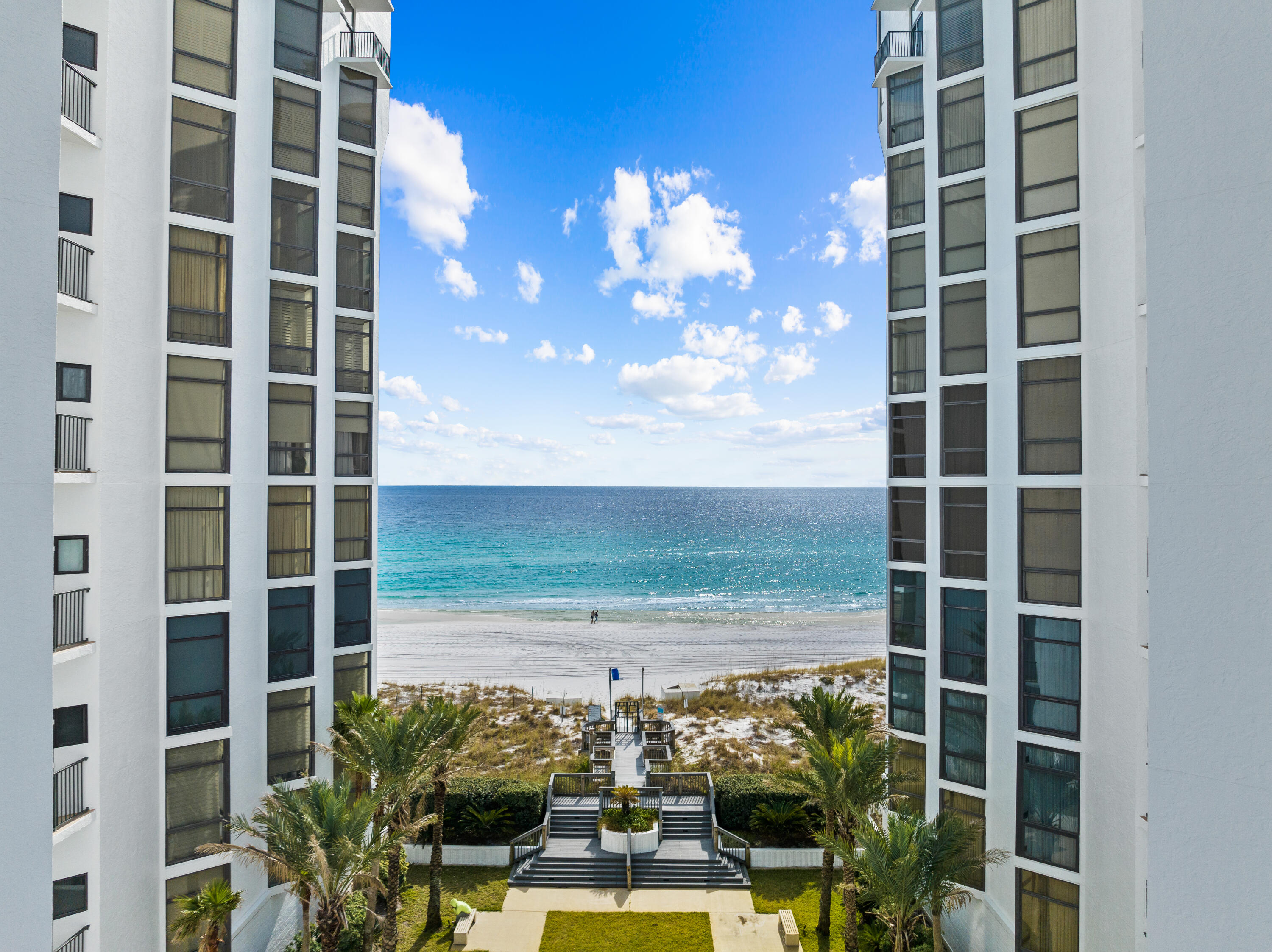 REGENCY TOWERS - Residential