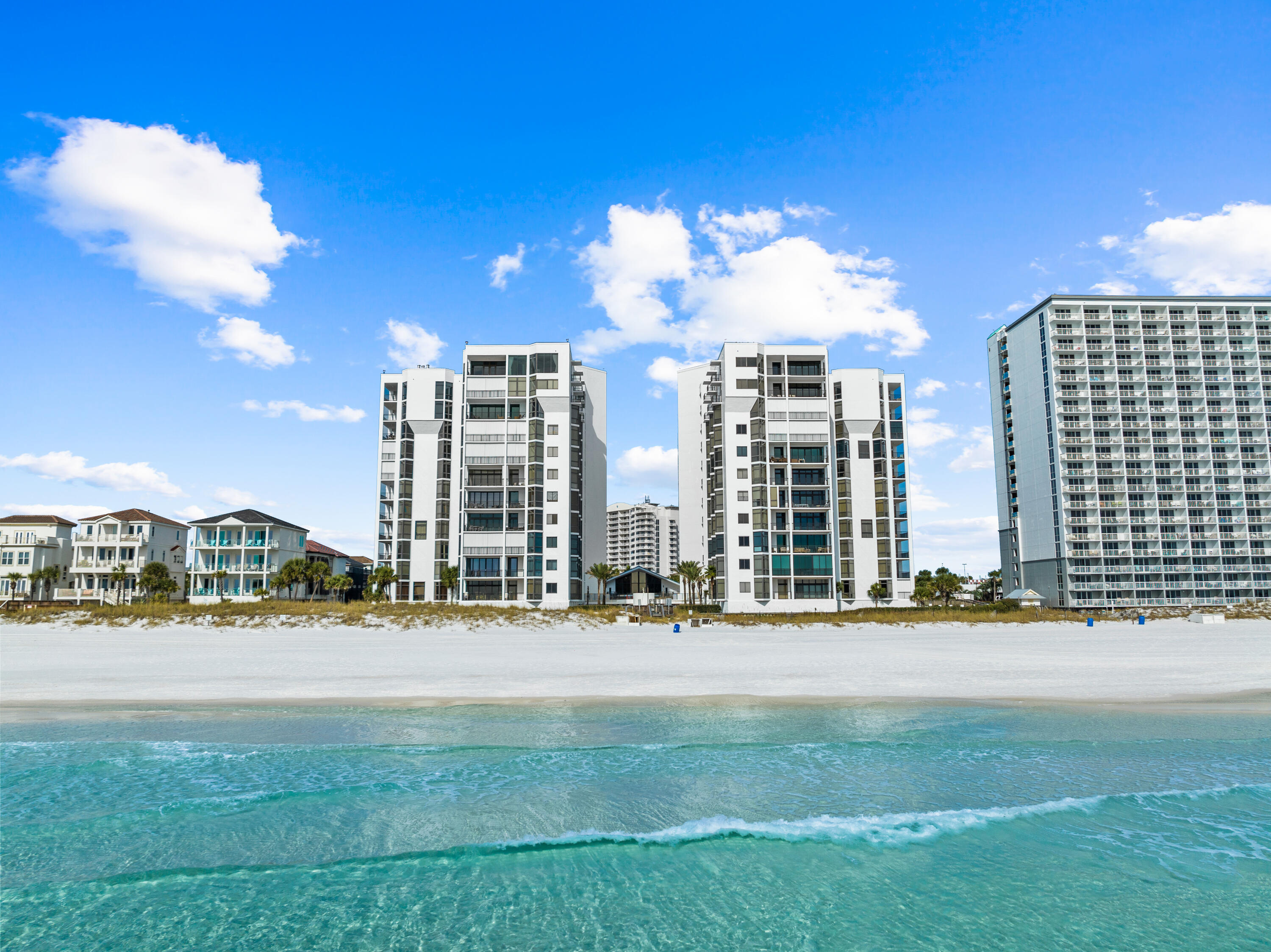 REGENCY TOWERS - Residential