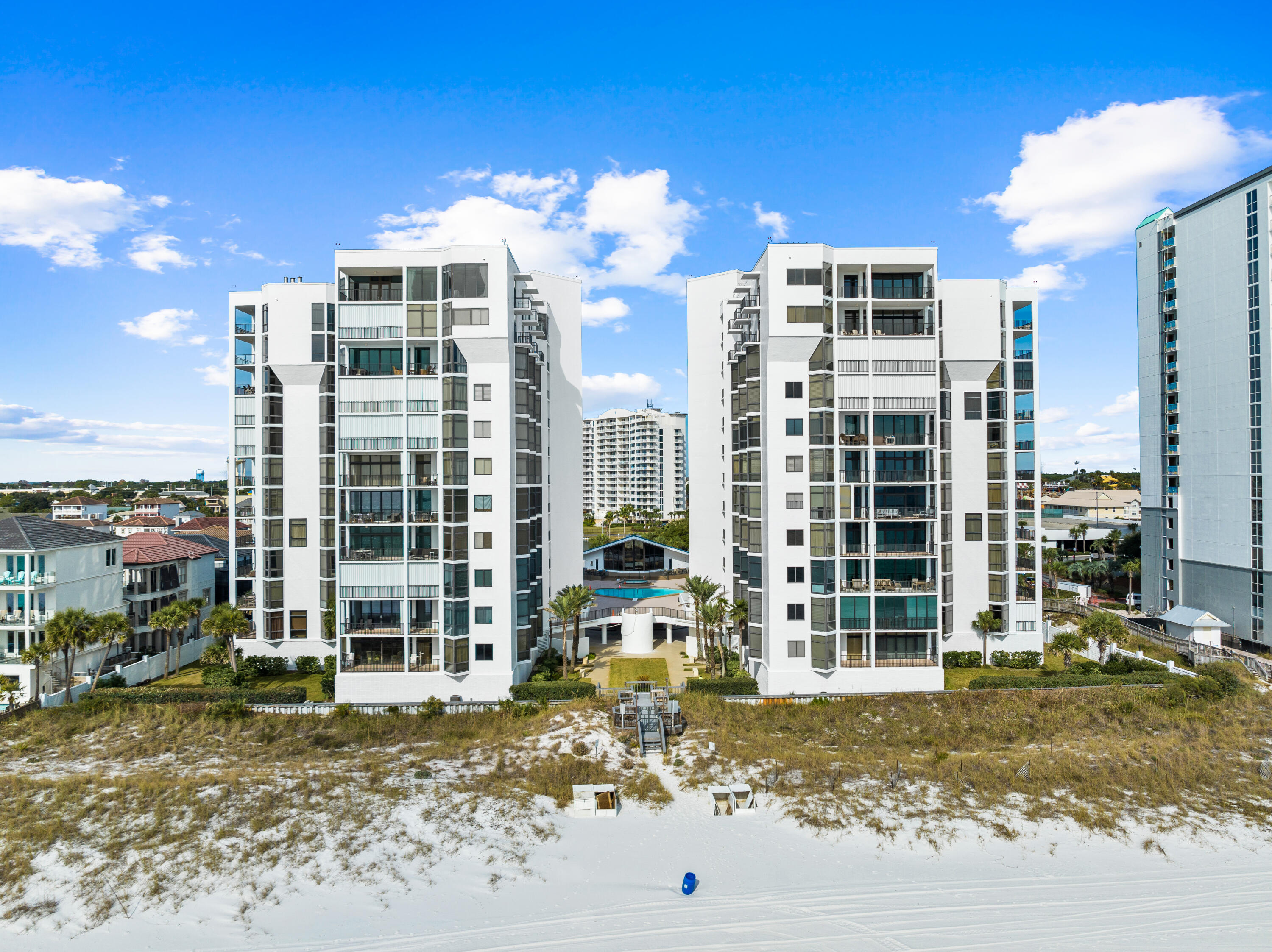 REGENCY TOWERS - Residential