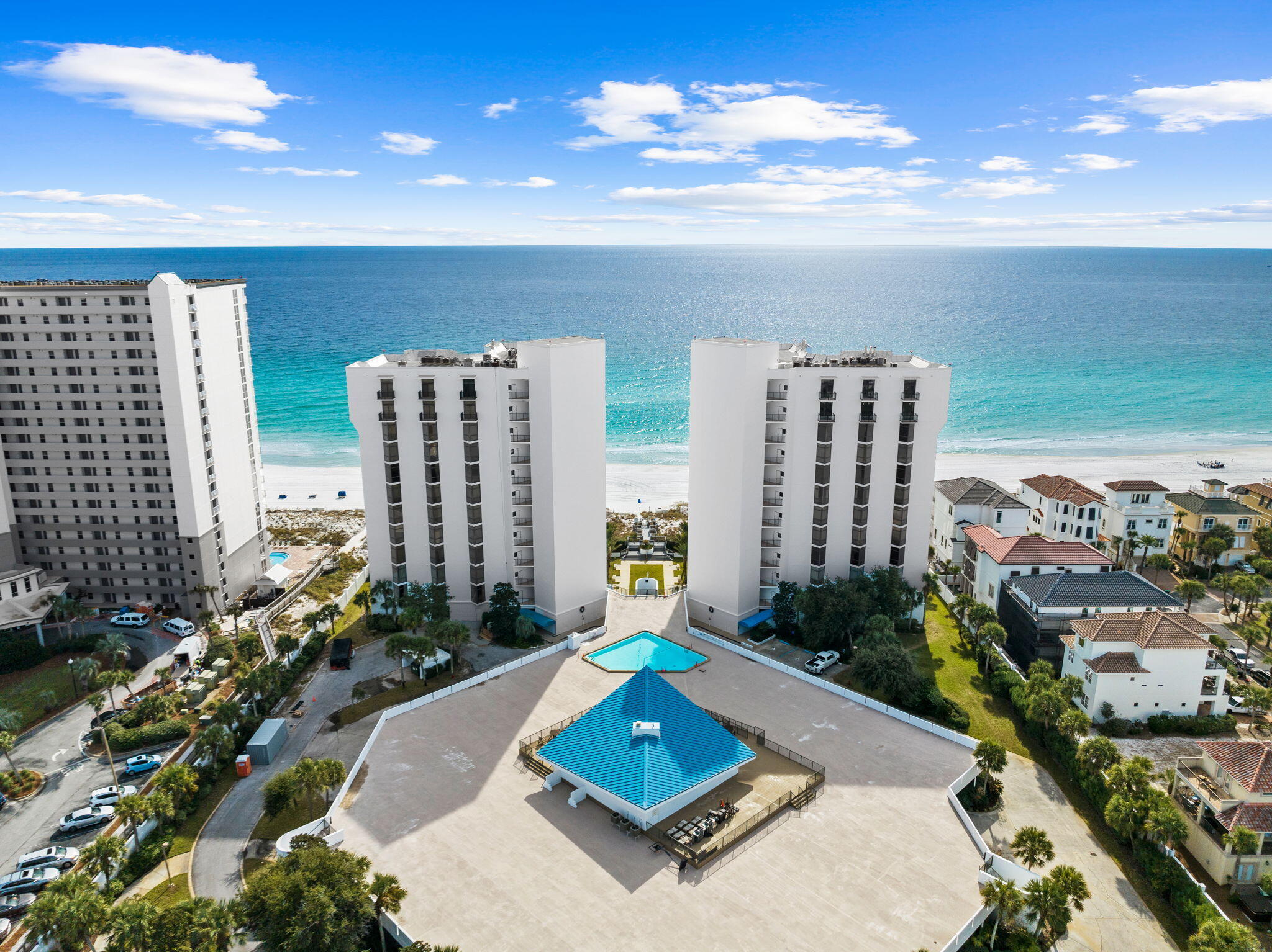 REGENCY TOWERS - Residential