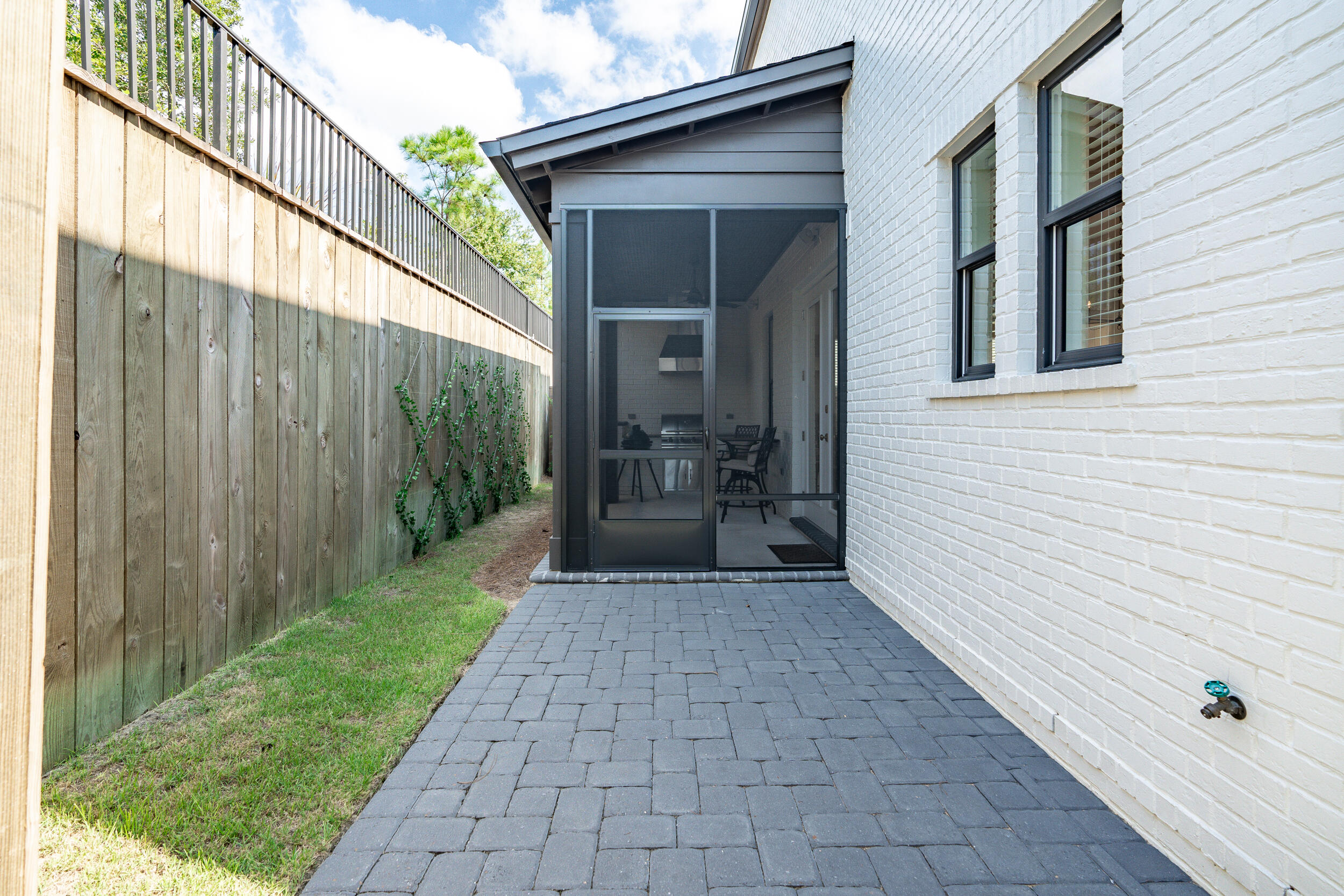 RIDGEWALK - Residential