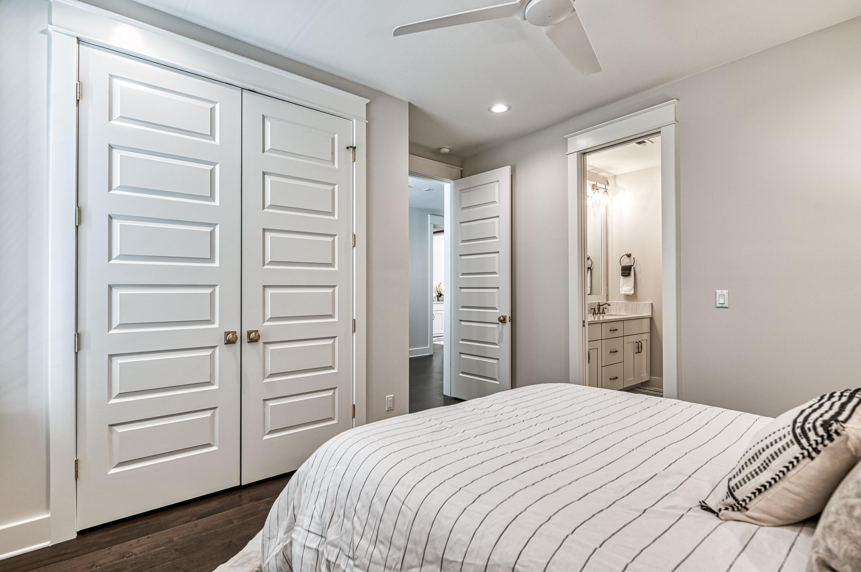 RIDGEWALK - Residential