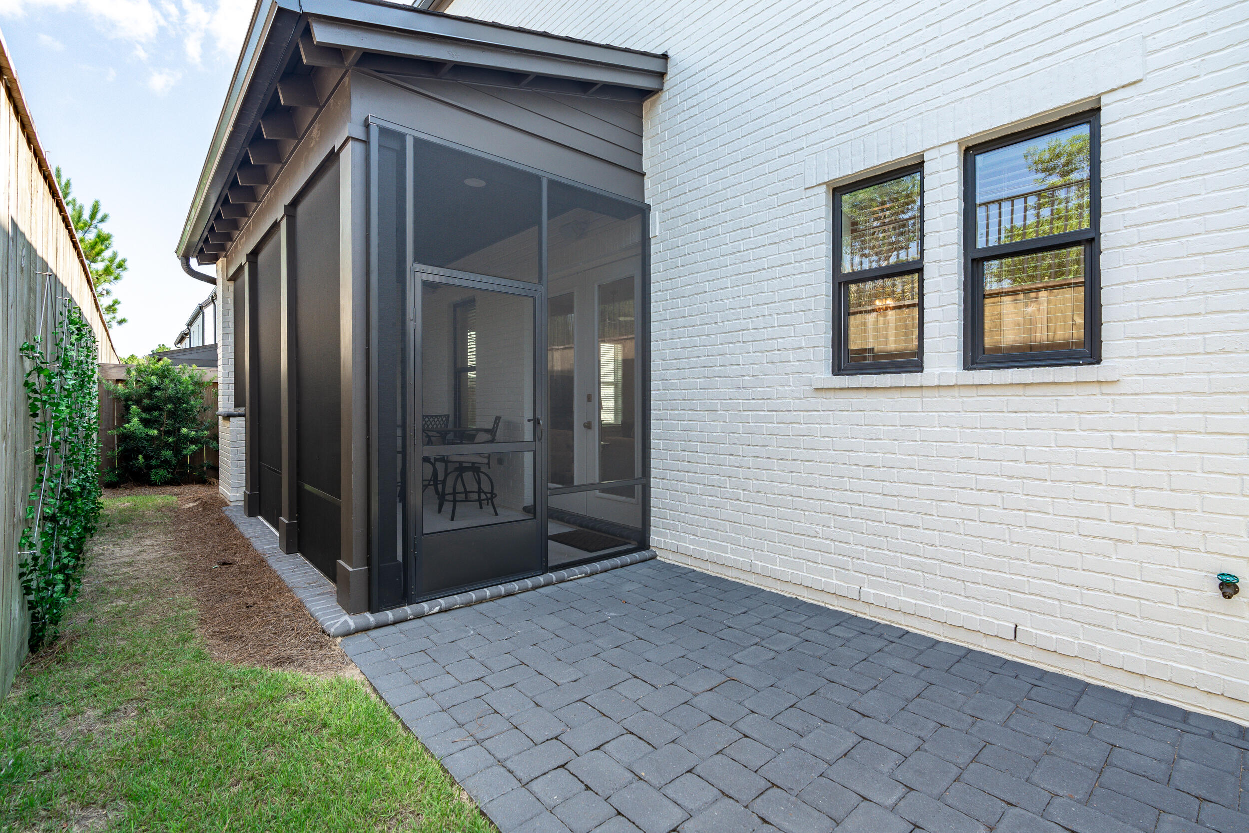 RIDGEWALK - Residential