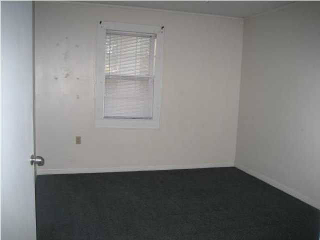 EDGEWATER APT - Residential Lease