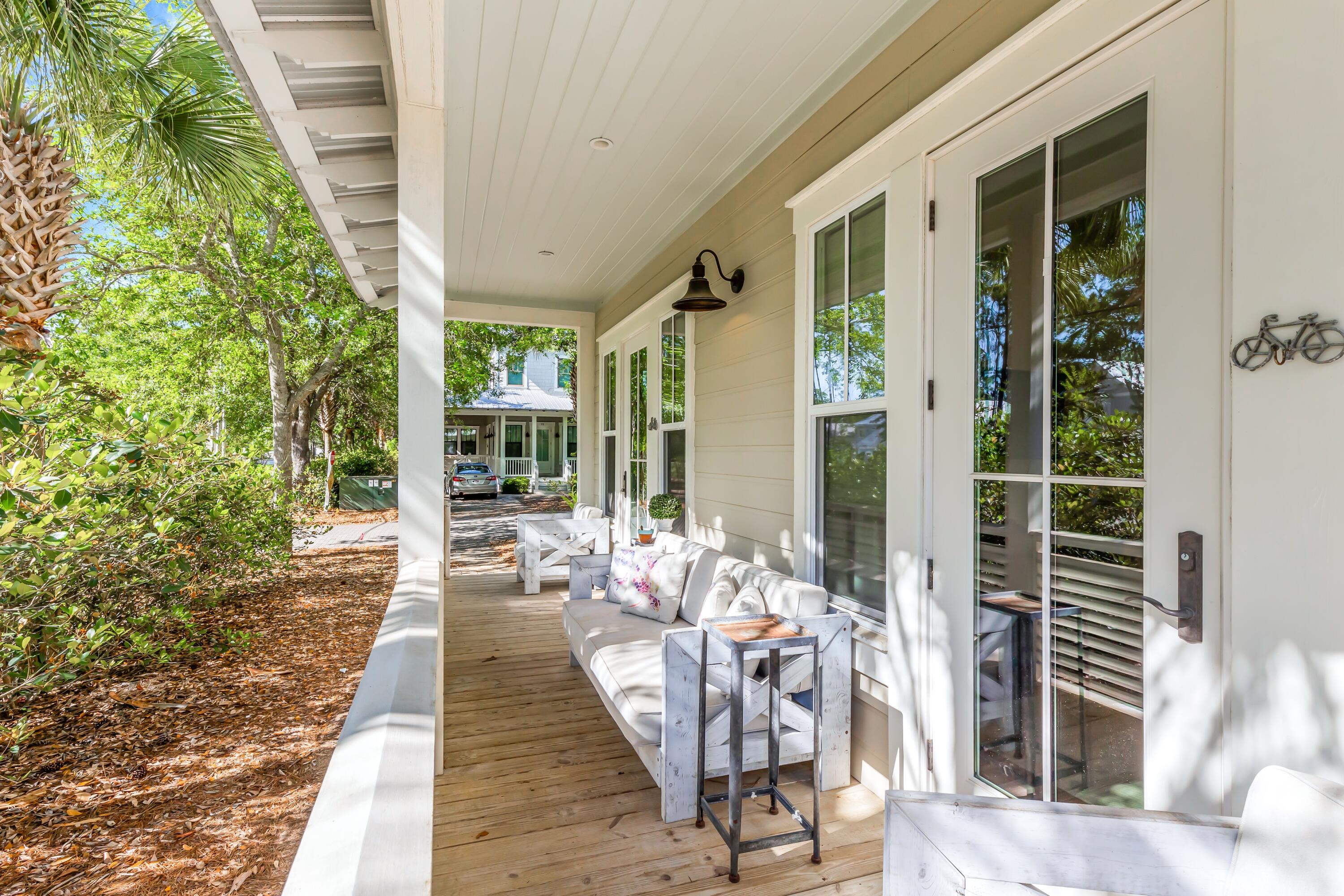 COTTAGES AT EASTERN LAKE - Residential
