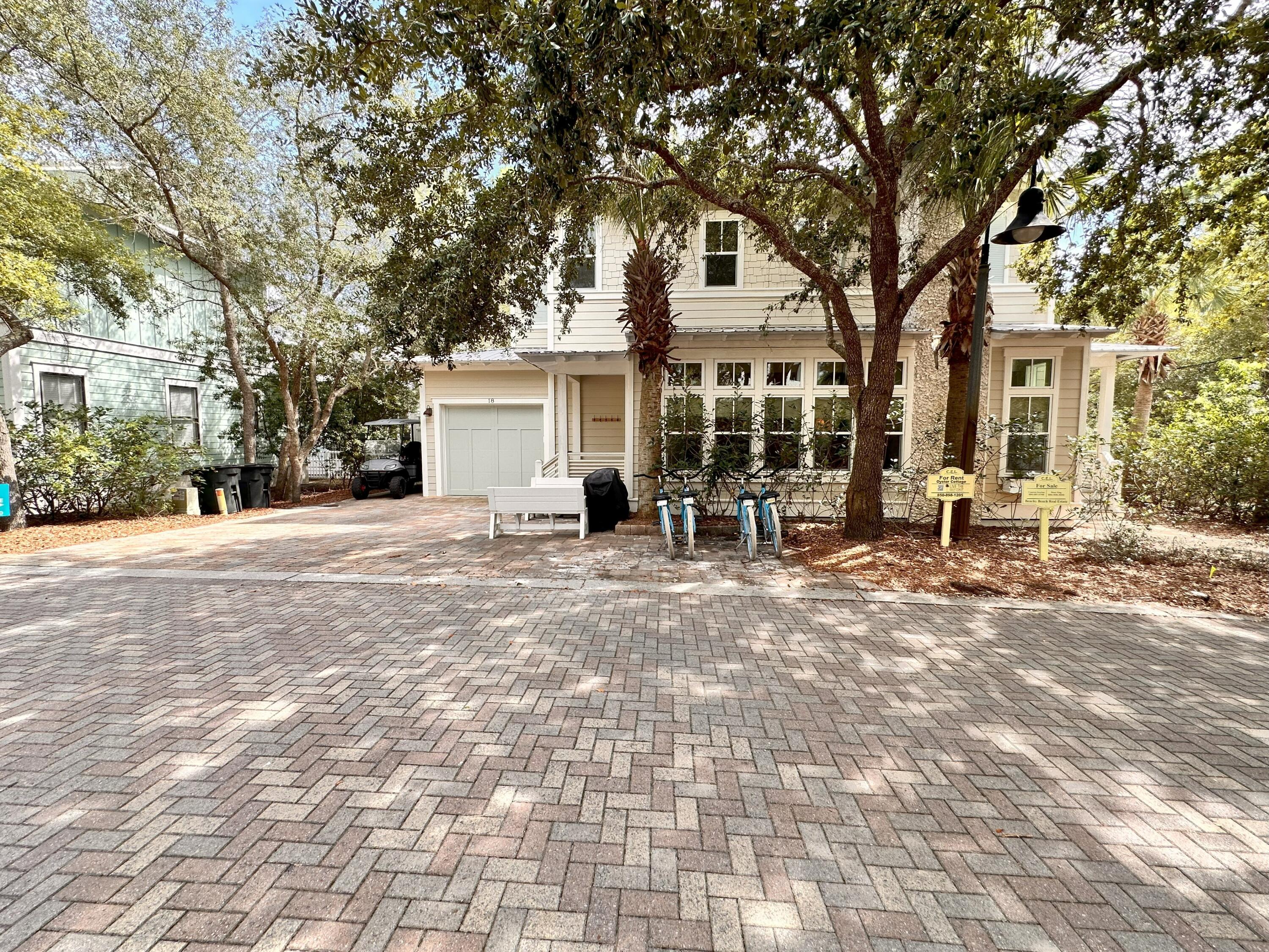 COTTAGES AT EASTERN LAKE - Residential