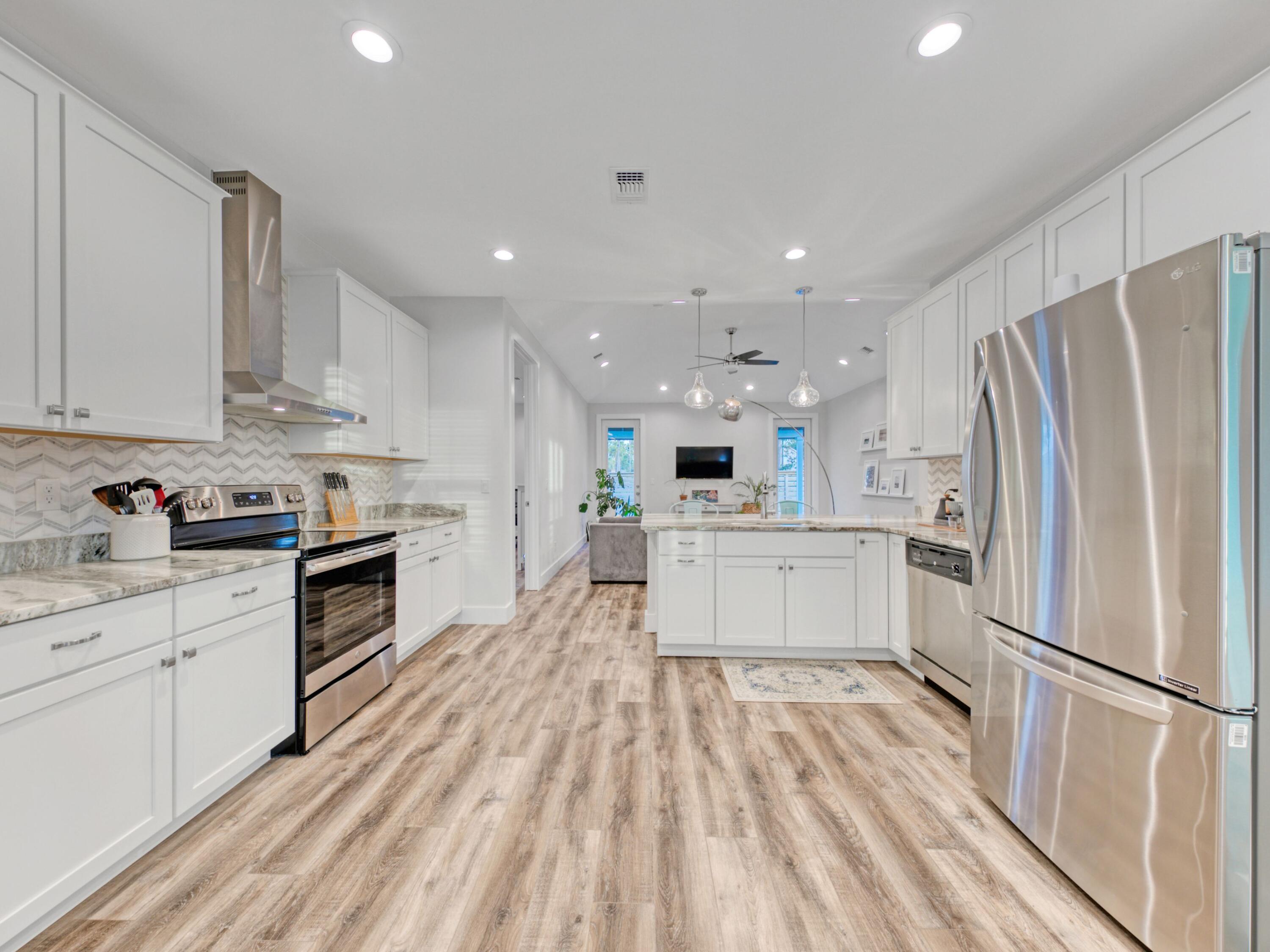 SHELTER COVE ESTATES - Residential Lease