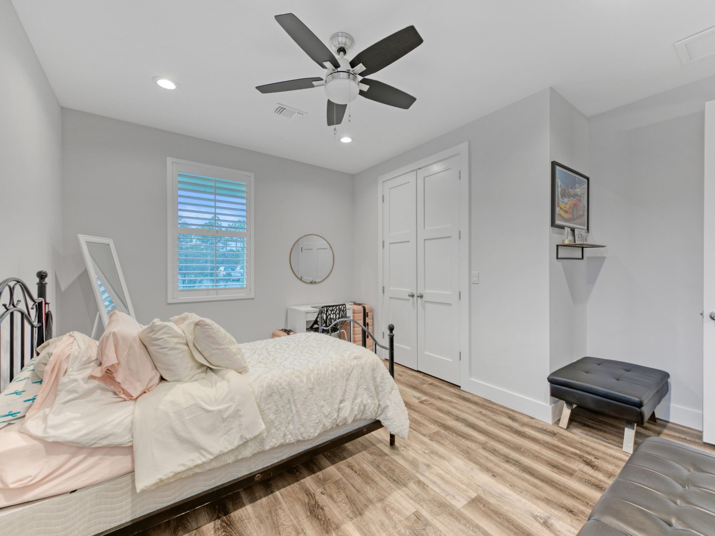SHELTER COVE ESTATES - Residential Lease